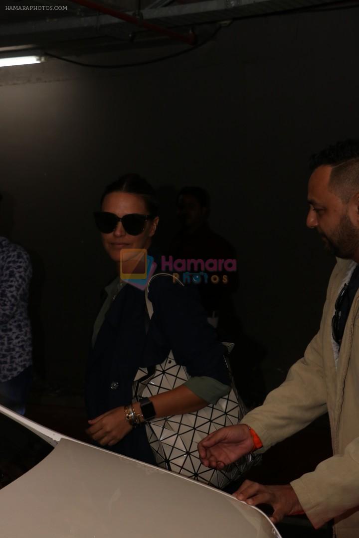Neha Dhupia Spotted At Airport on 18th Nov 2017