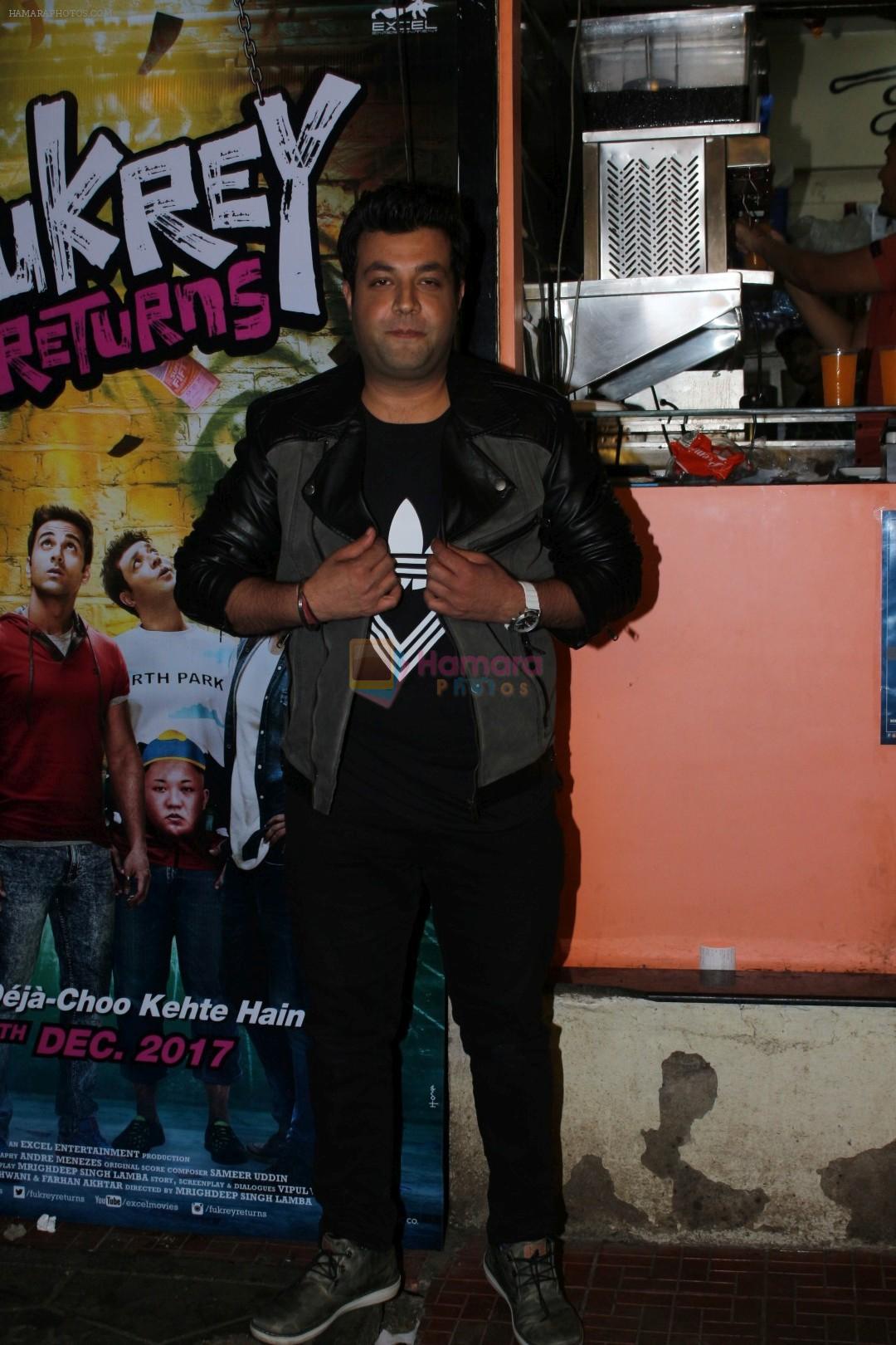 Varun Sharma with The Cast Of Fukrey Returns Visit At Most Popular Spots Of Mumbai on 21st Nov 2017