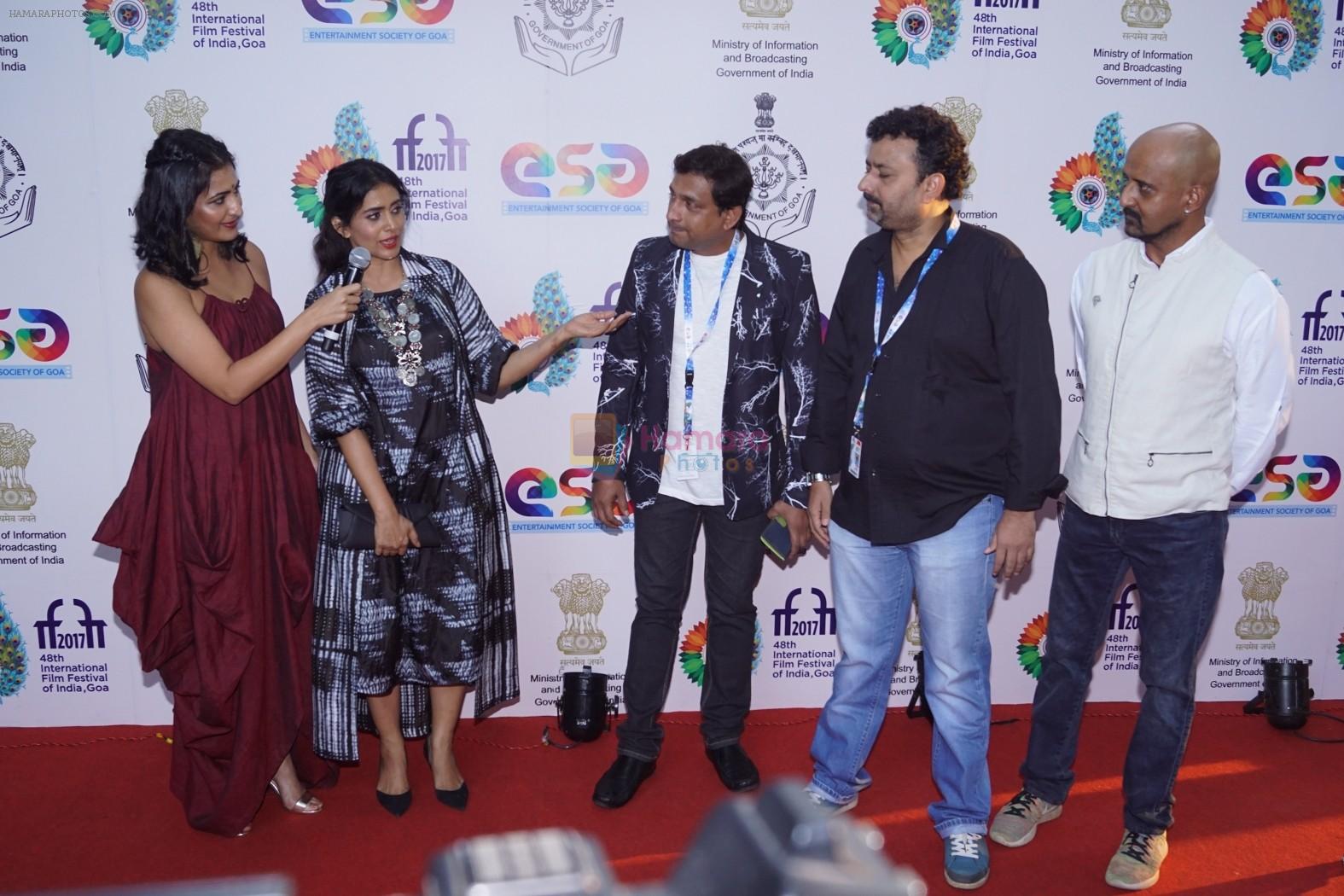 Sonali Kulkarni with Kaccha Limbu Team At Screening Of Film Kachcha Limbu At IFFI on 24th Nov 2017