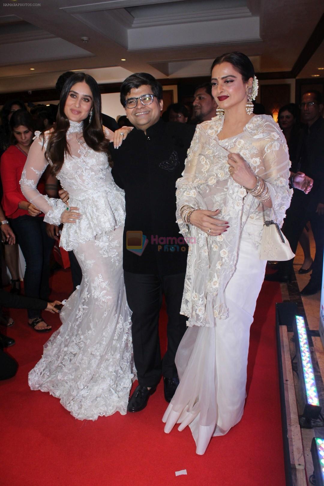 Kareena Kapoor, Rekha at the Red Carpet Of Filmfare Glamour & Style Awards on 1st Dec 2017