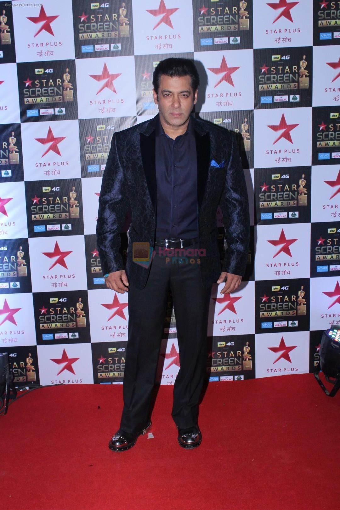 Salman Khan at the Red Carpet of Star Screen Awards in Mumbai on 3rd Dec 2017