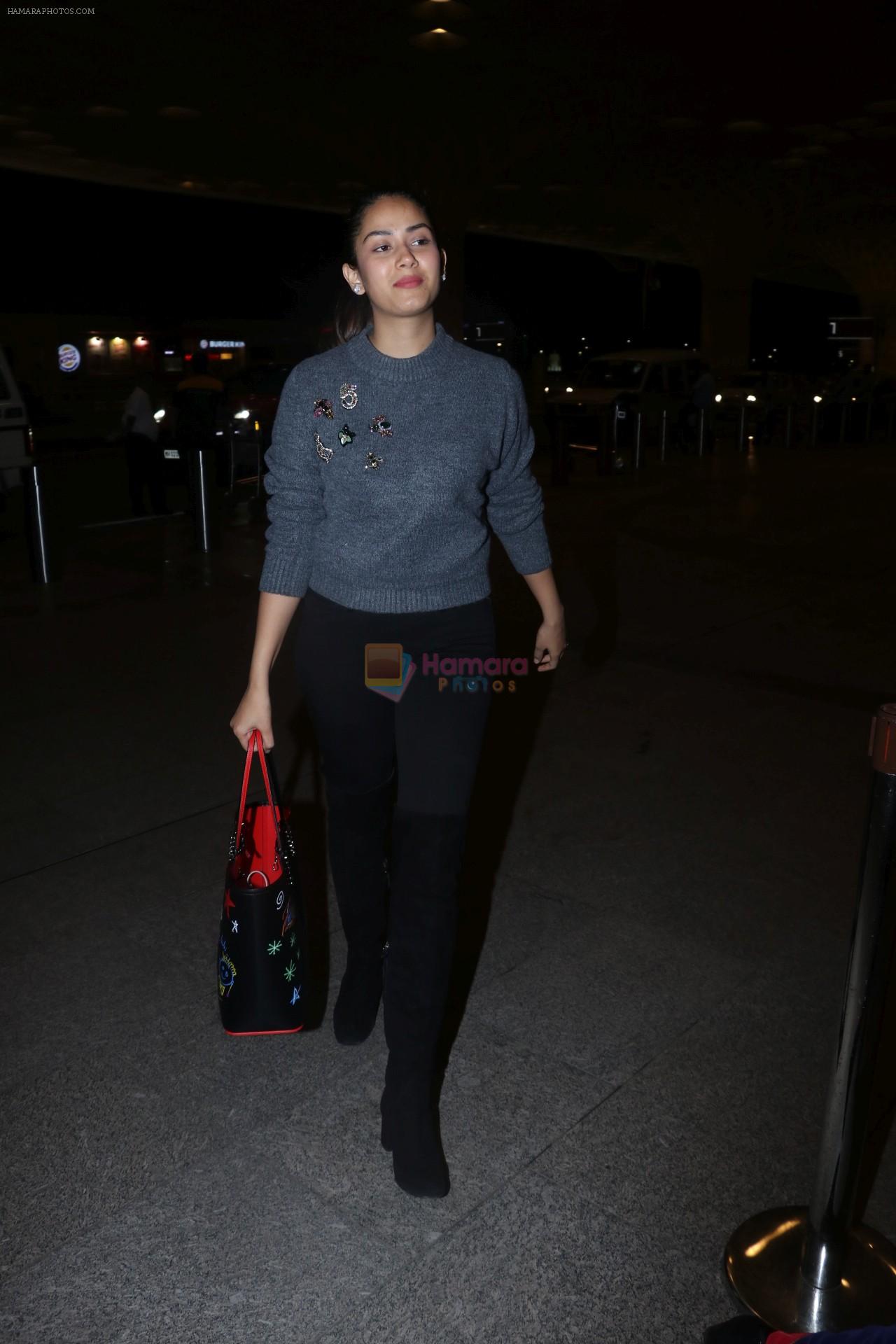 Mira Rajput Spotted At Airport on 4th Dec 2017