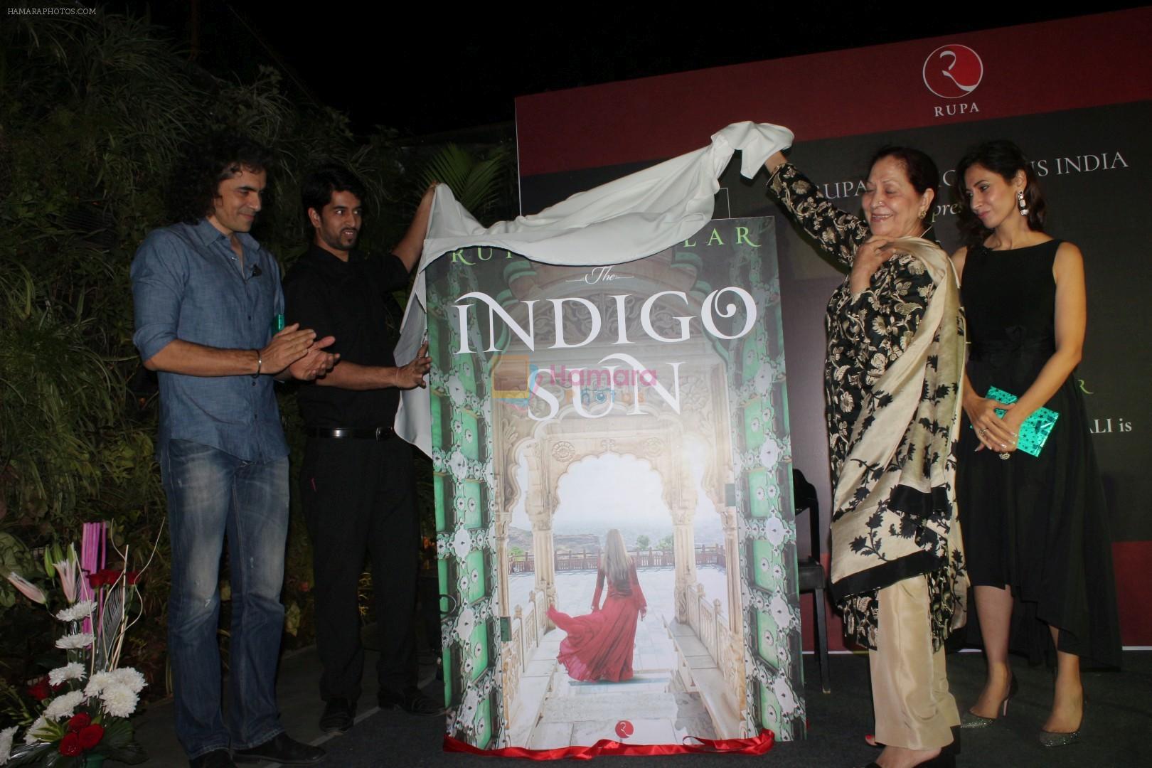 Imtiaz Ali Launch Of Debut Author Rupa Bhullar's Book The Indigo Sun on 7th Dec 2017
