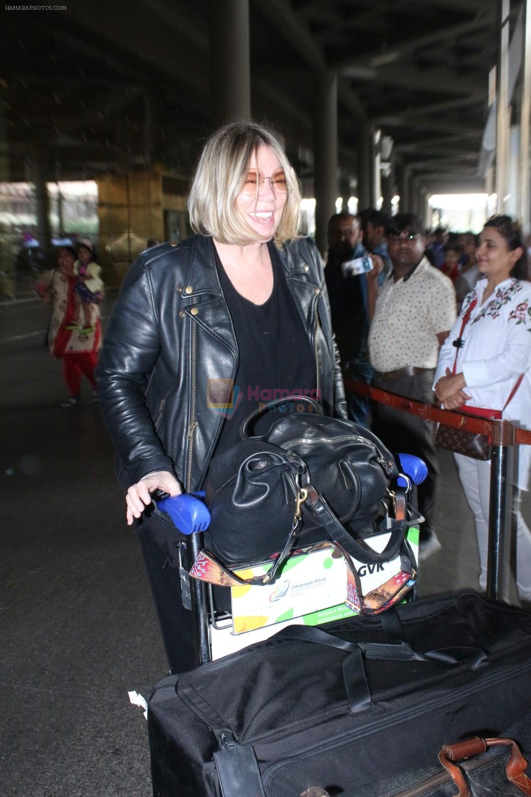 Mia Michaels Spotted At Airport on 8th Dec 2017