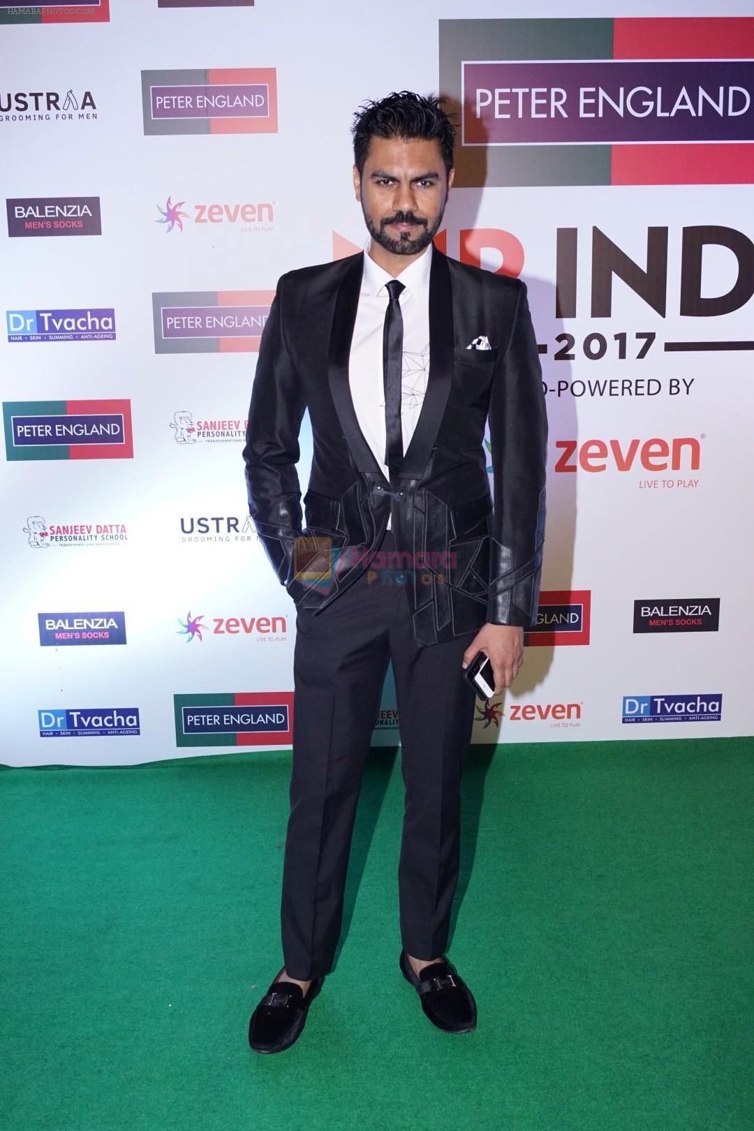 Gaurav Chopra at the Red Carpet Of Peter England Mr. India Finale on 14th Dec 2017