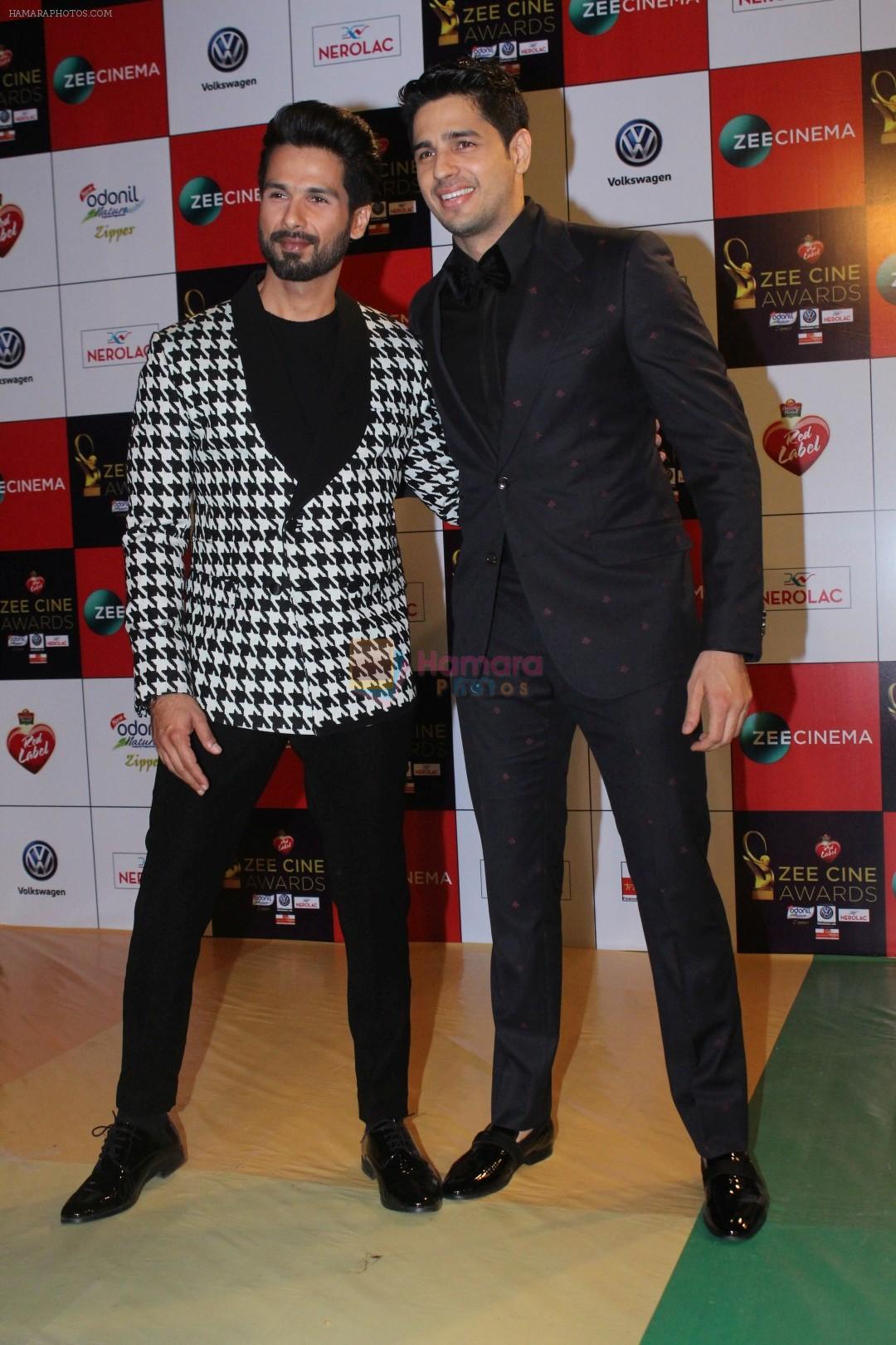 Sidharth Malhotra at the Red Carpet Event Of Zee Cine Awards 2018 on 19th Dec 2017