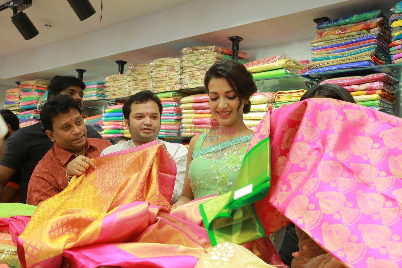 Catherine Tresa, Mehareen, Shalini Pandey launch KLM Fashion Mall at Vizag on 25th Dec 2017