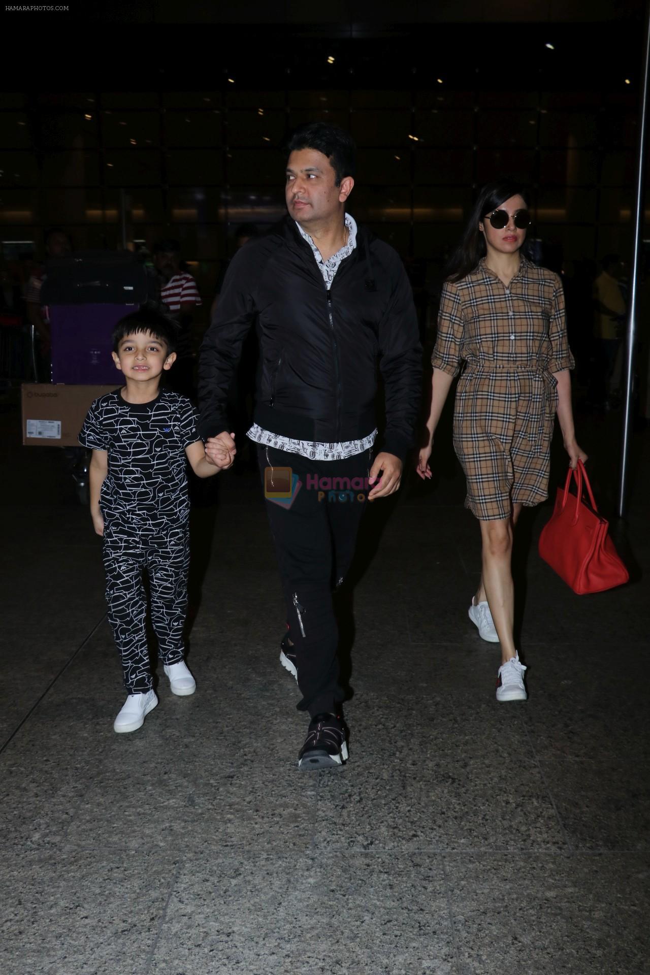 Divya Khosla Kumar, Bhushan Kumar with Son Spotted At Airport on 1st Jan 2018