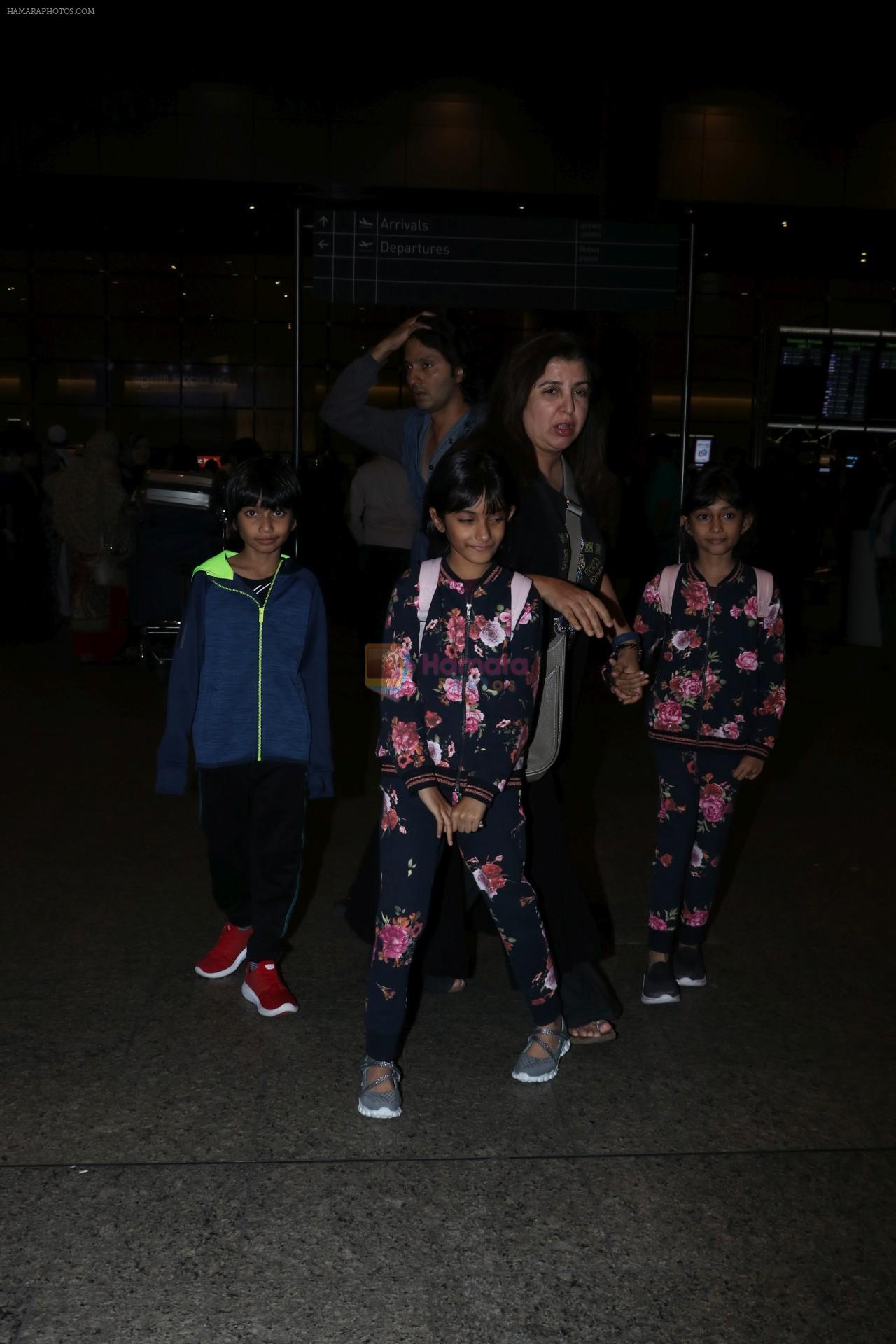 Farah Khan Spotted At Airport on 1st Jan 2018