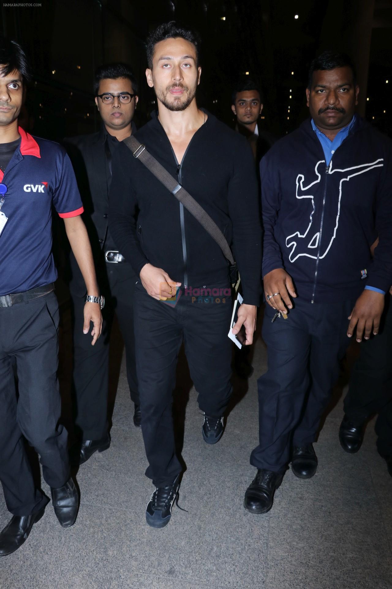 Tiger Shroff Spotted At Airport on 2nd Jan 2018