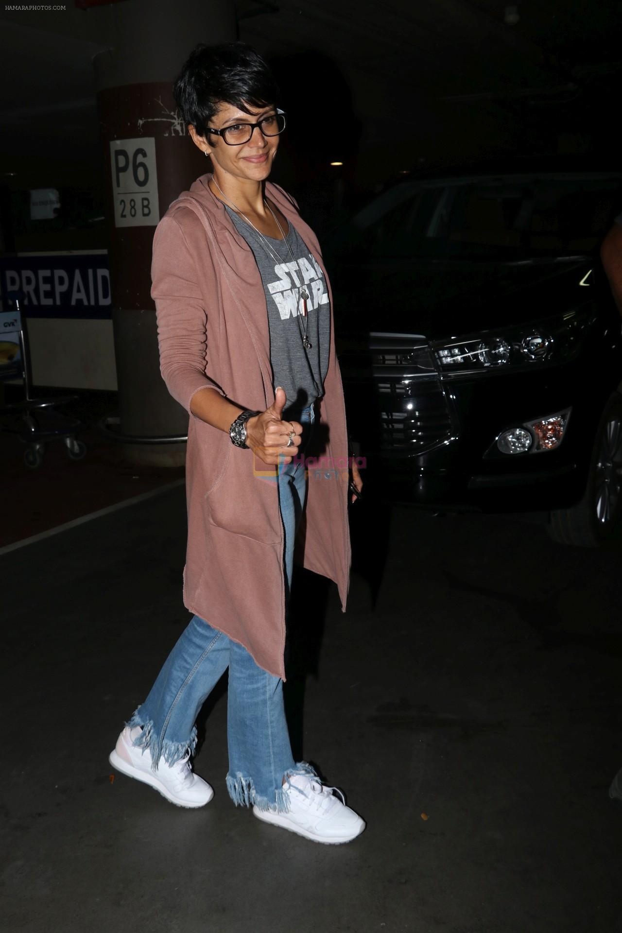 Mandira Bedi Spotted At Airport on 5th Jan 2018