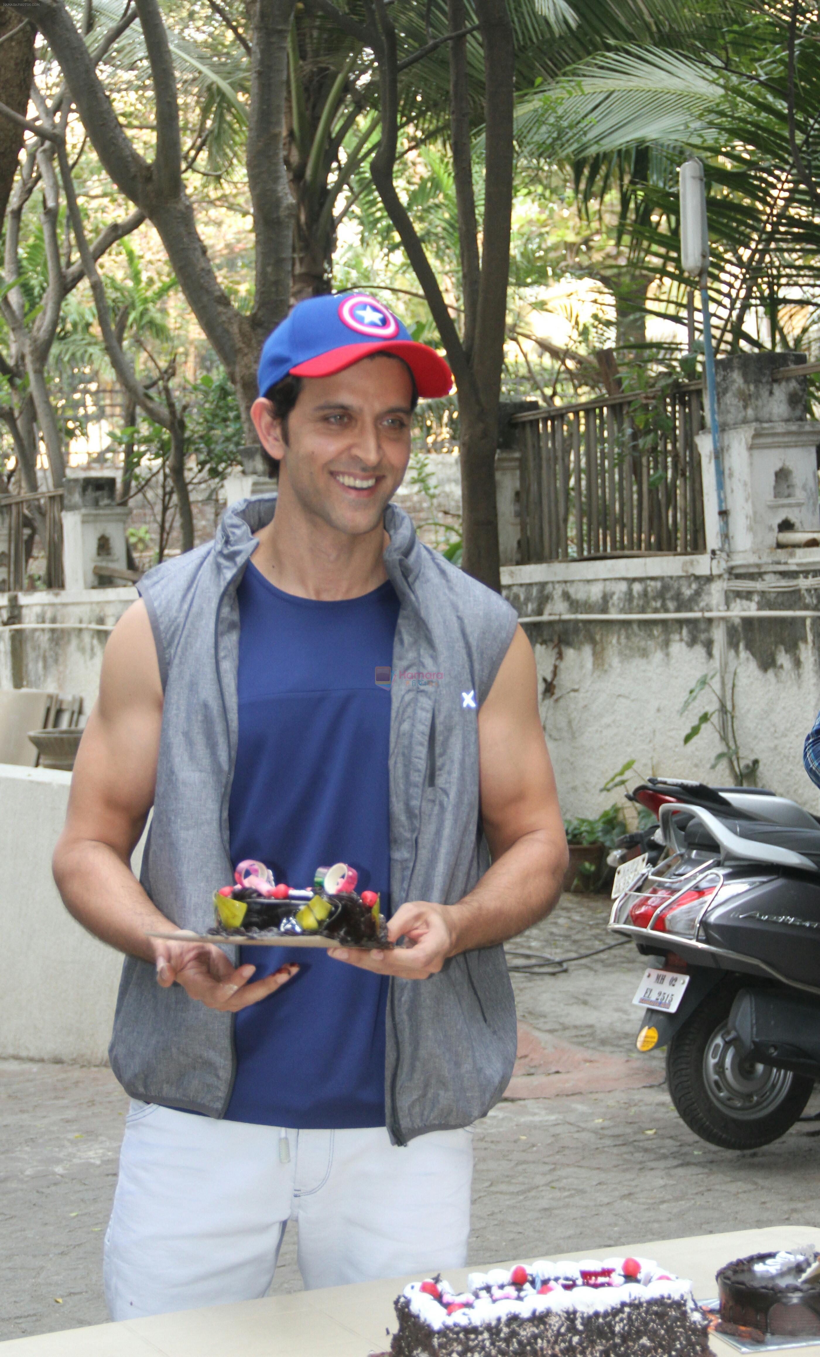 Hrithik Roshan Birthday Celebration With Media on 10th Jan 2018