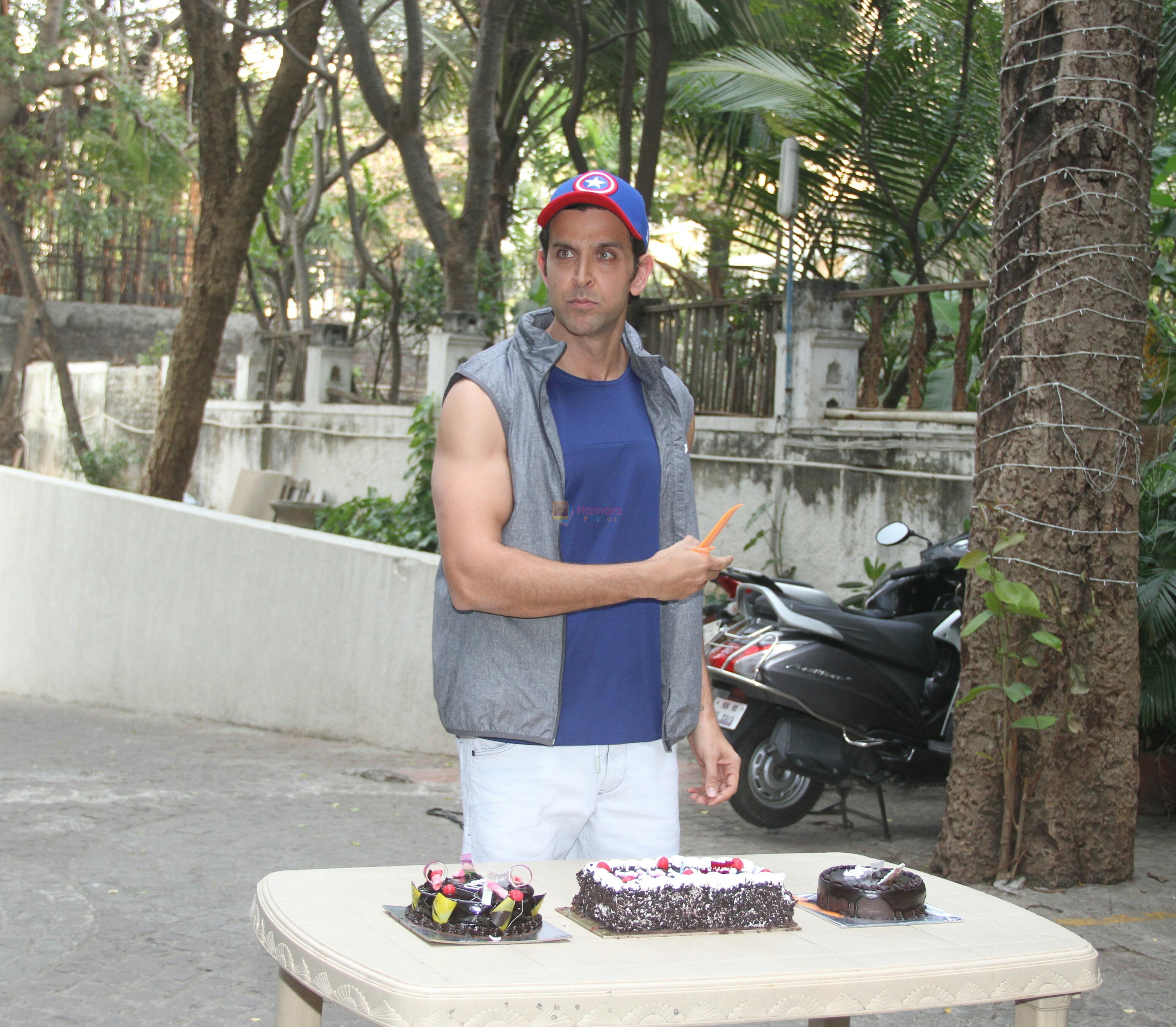 Hrithik Roshan Birthday Celebration With Media on 10th Jan 2018