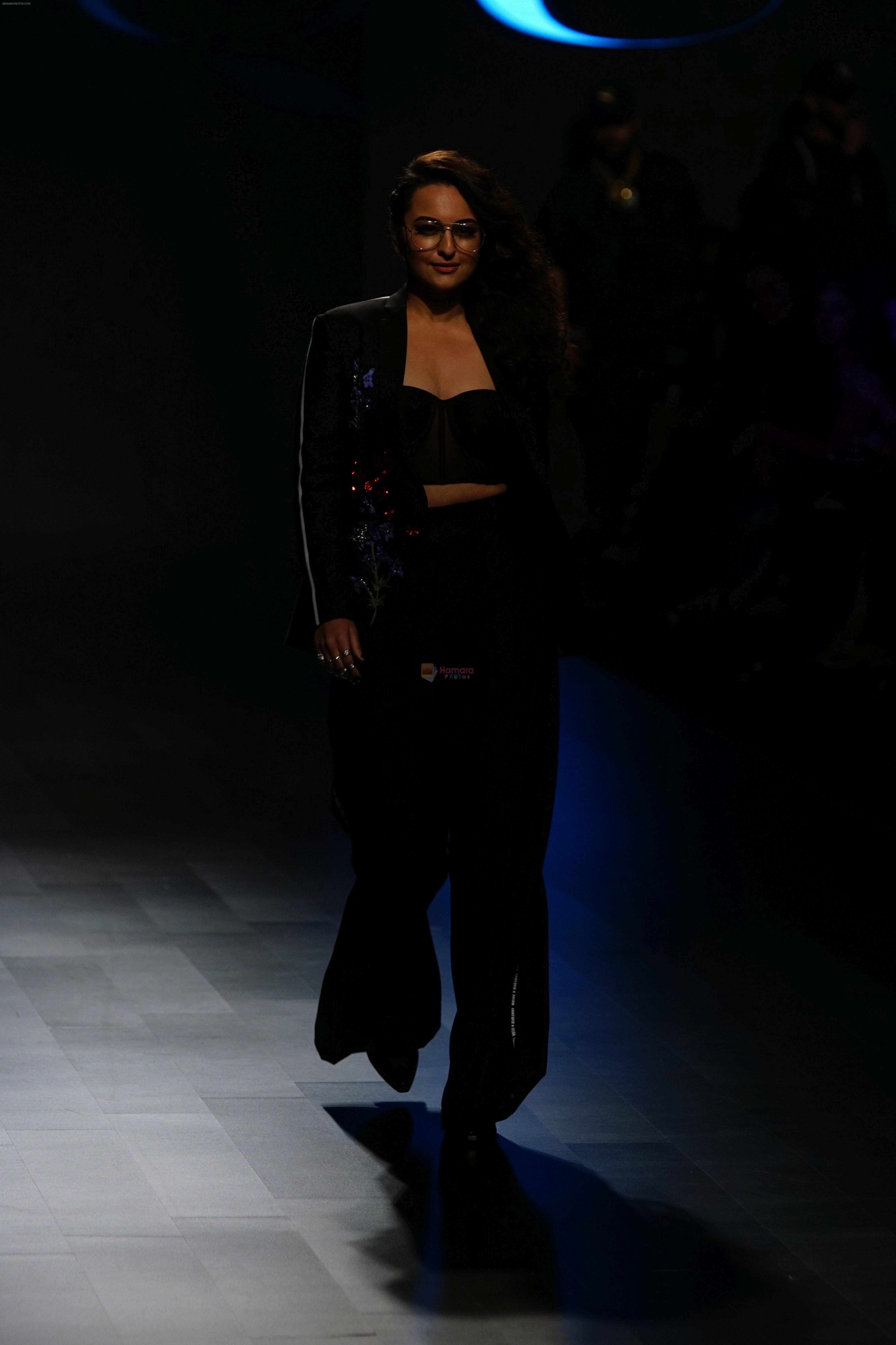 Sonakshi Sinha at Lakme Fashion Week 2018 on 3rd Feb 2018