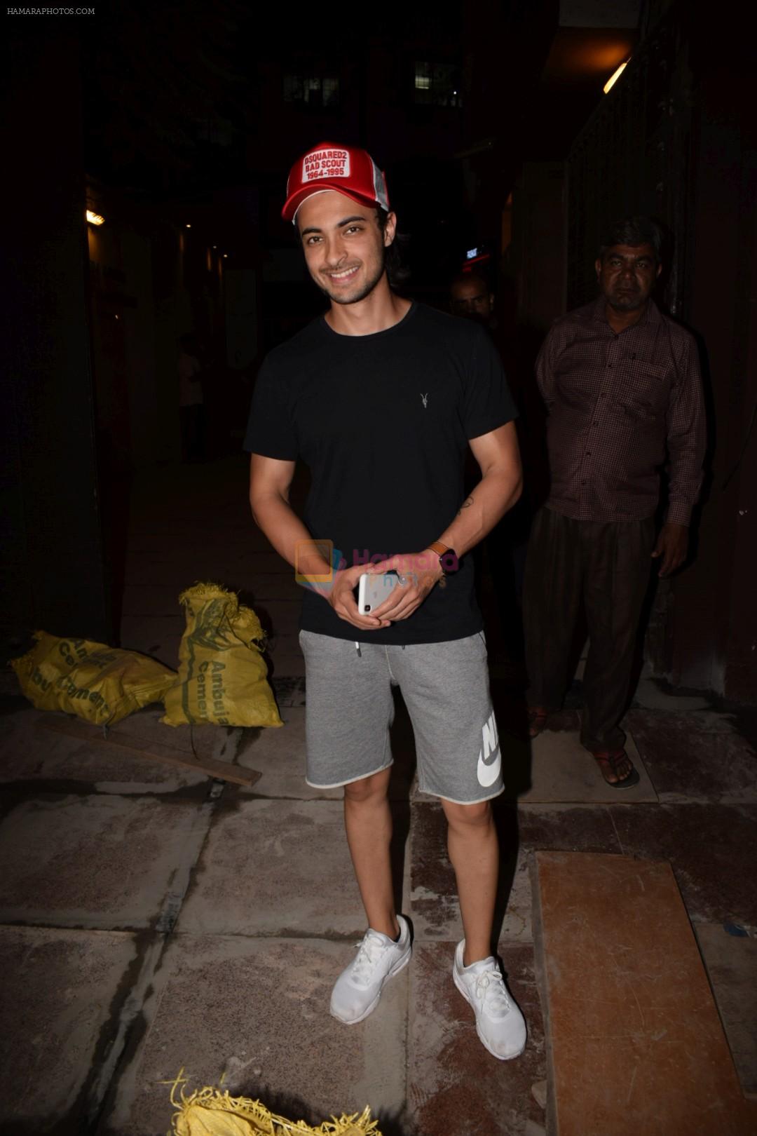 Aayush Sharma spotted at gym on 3rd Feb 2018
