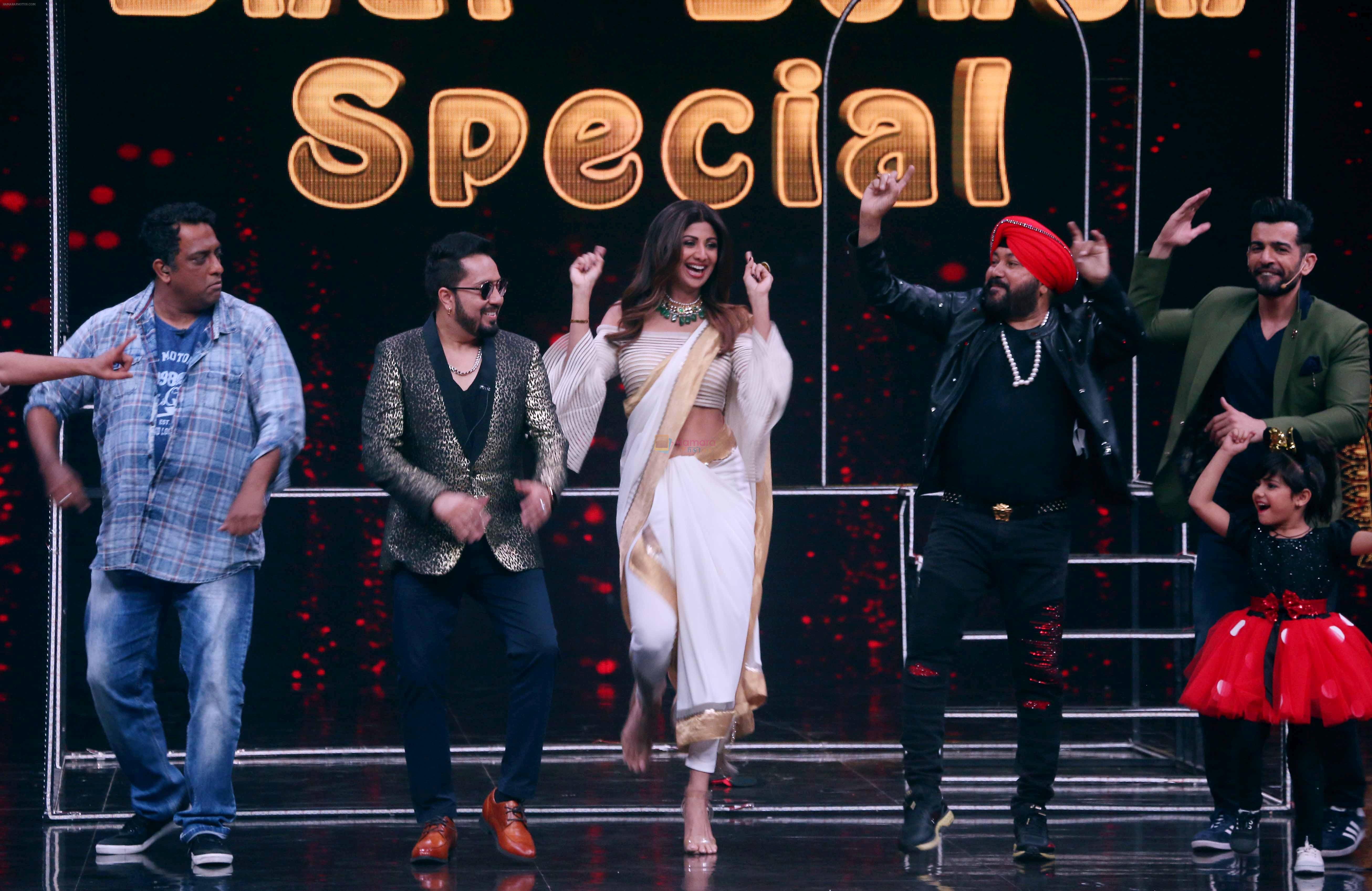Daler Mehndi, Mika Singh, Shilpa Shetty On The Sets Of Reality Show Super Dancer 2 on 12th Feb 2018