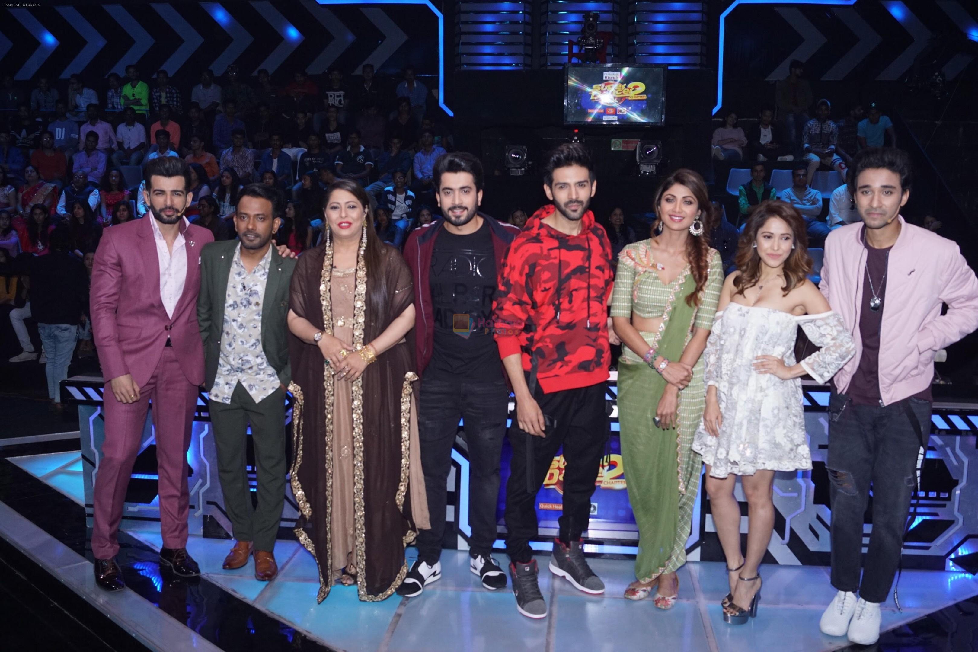 Kartik Aaryan, Nushrat Bharucha, Sunny Singh at the promotion of Sonu Ke Titu Ki Sweety On the Sets Of Super Dancer Chapter 2 on 19th Feb 2018