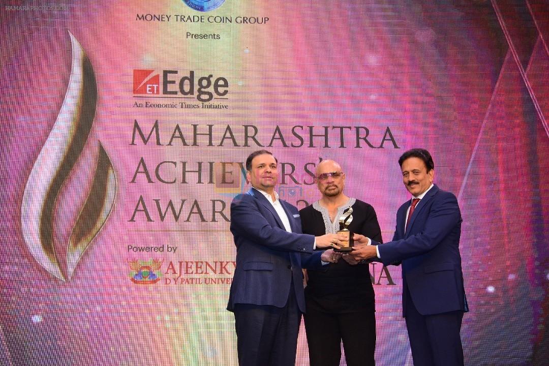 Virendra Mhaiskar, won the Best Infrastructure Company Award. It was presented to him by Girish Mahajan,and Bharat Dabholkar at ET Edge Maharashtra Achievers Awards 2018