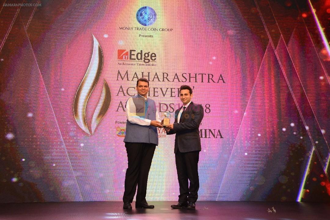 CM Devendra Fadnavis presents the Business Leader of the Year Award to Adar Poonawala, CEO of The Serum Institute at ET Edge Maharashtra Achievers Awards 2018