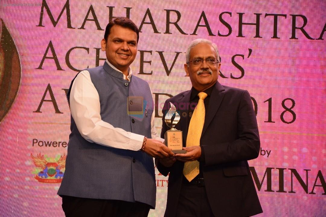 The Real Heroes Award went to the Maharashtra Police. DGP of the state, Satish Mathur, received the award from the CM at ET Edge Maharashtra Achievers Awards 2018