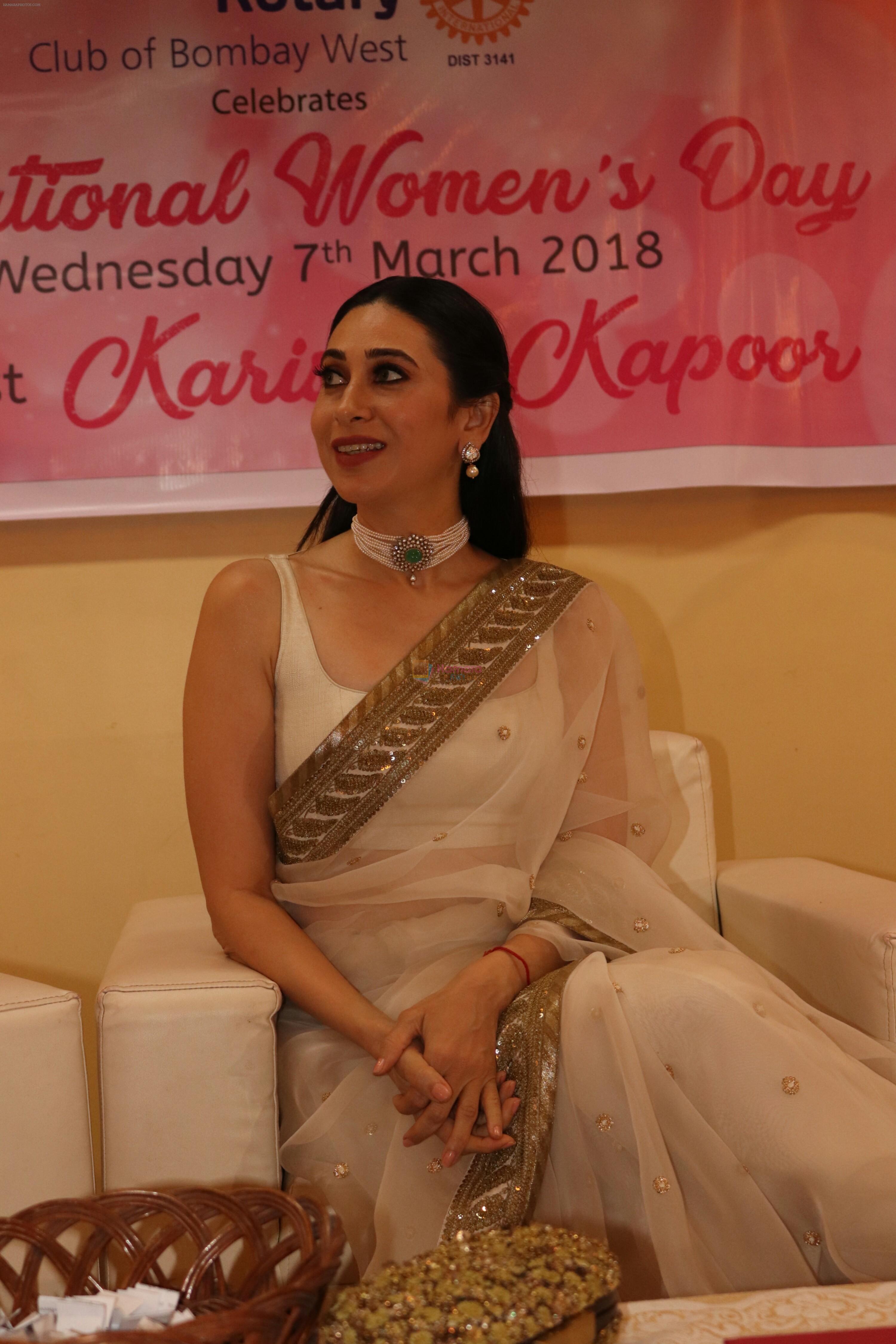 Karisma Kapoor Honoured With Extraordinary Women Award on 7th March 2018