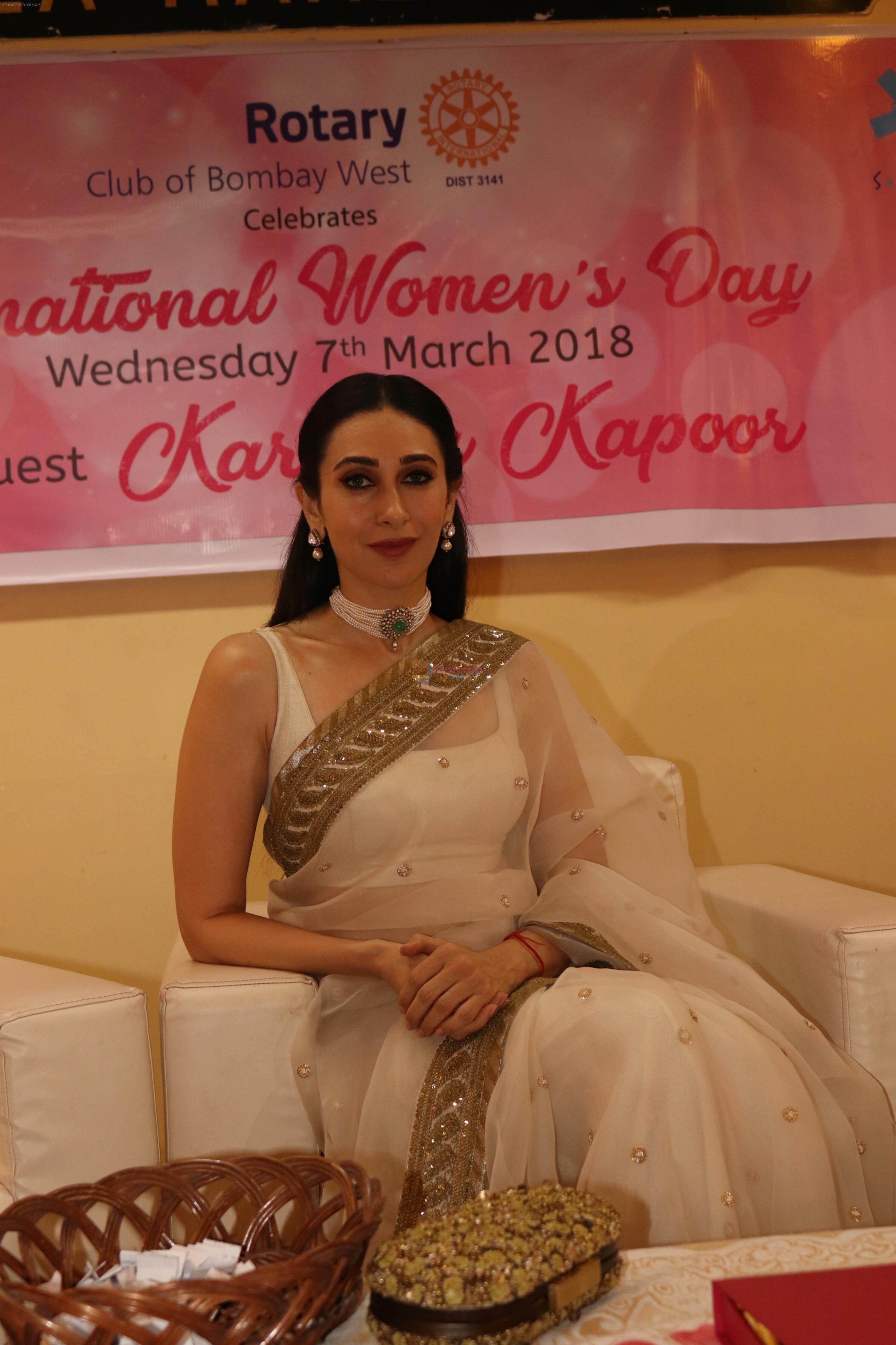 Karisma Kapoor Honoured With Extraordinary Women Award on 7th March 2018
