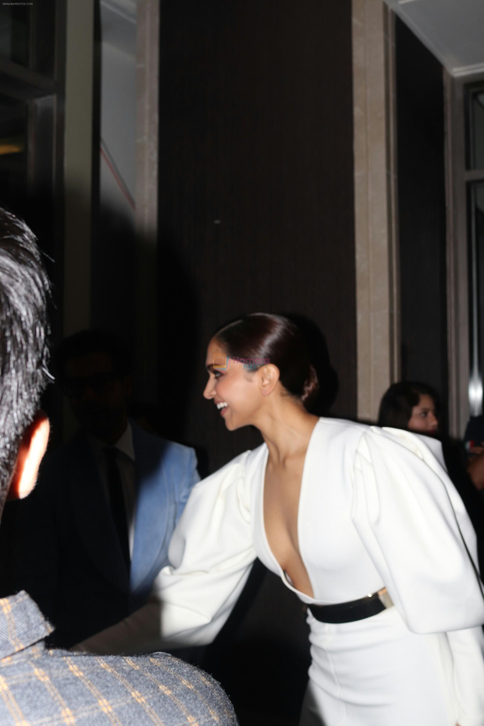 Deepika Padukone at Hello Hall of Fame Awards in st regis in mumbai on 12th March 2018