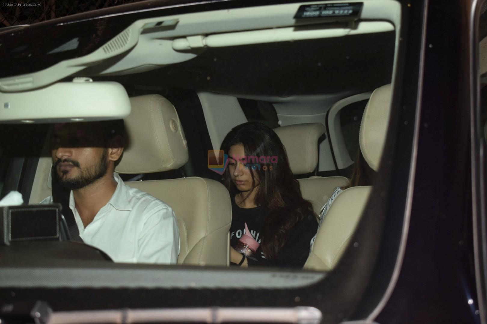 Janhvi Kapoor And Khushi Kapoor Spotted At Arjun Kapoor House on 19th March 2018