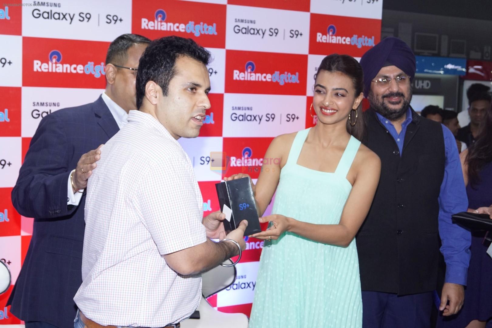 Radhika Apte at the Launch Of Buy Back Offer Of Samsung S9+ on 18th March 2018