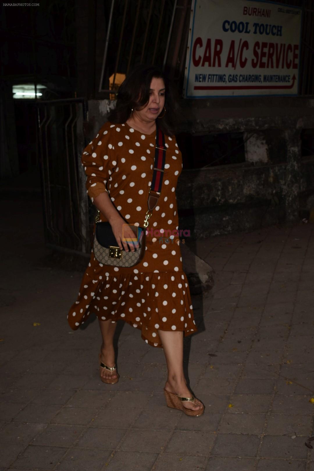Farah Khan spotted at kromakay salon in juhu, mumbai on 28th March 2018