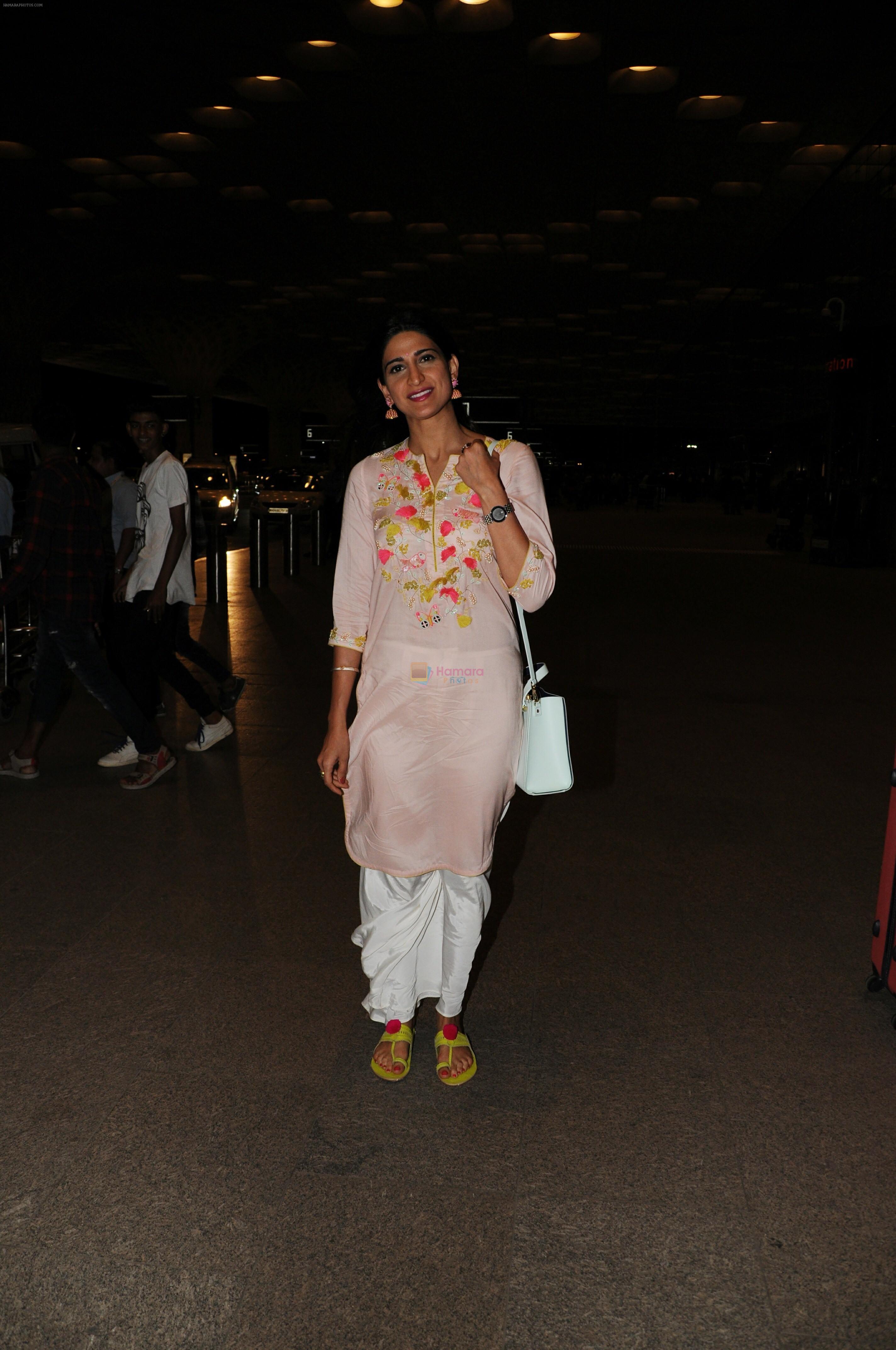 Aahana Kumra Spotted At Airport on 13th April 2018