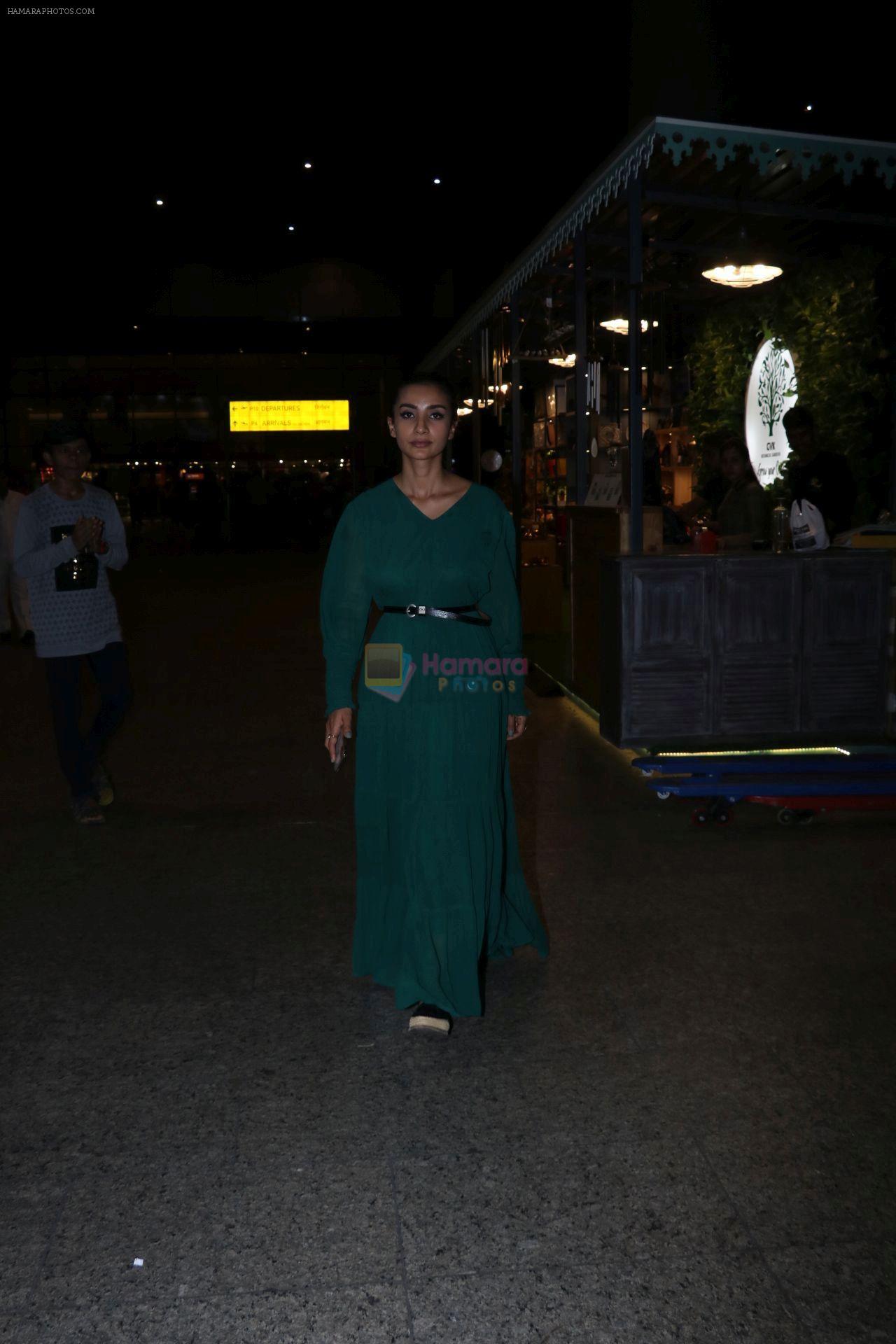 Patralekha Spotted At Airport on 17th April 2018