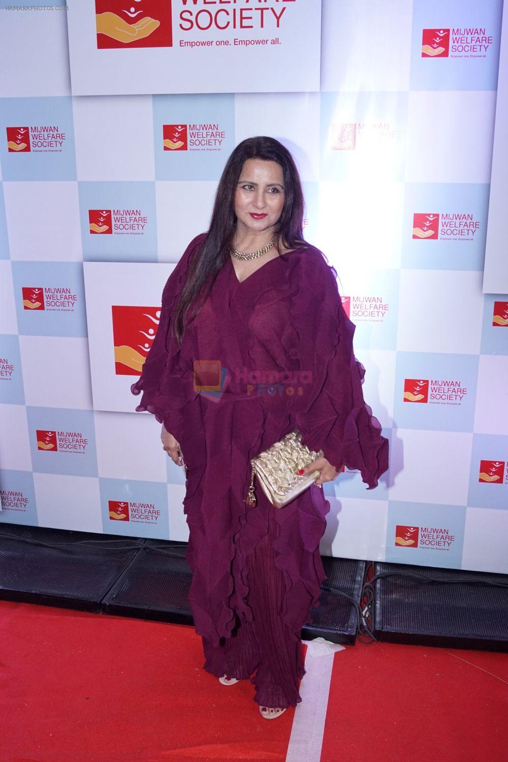 Poonam Dhillon at the Red Carpet Of 9th The Walk Of Mijwan on 19th April 2018