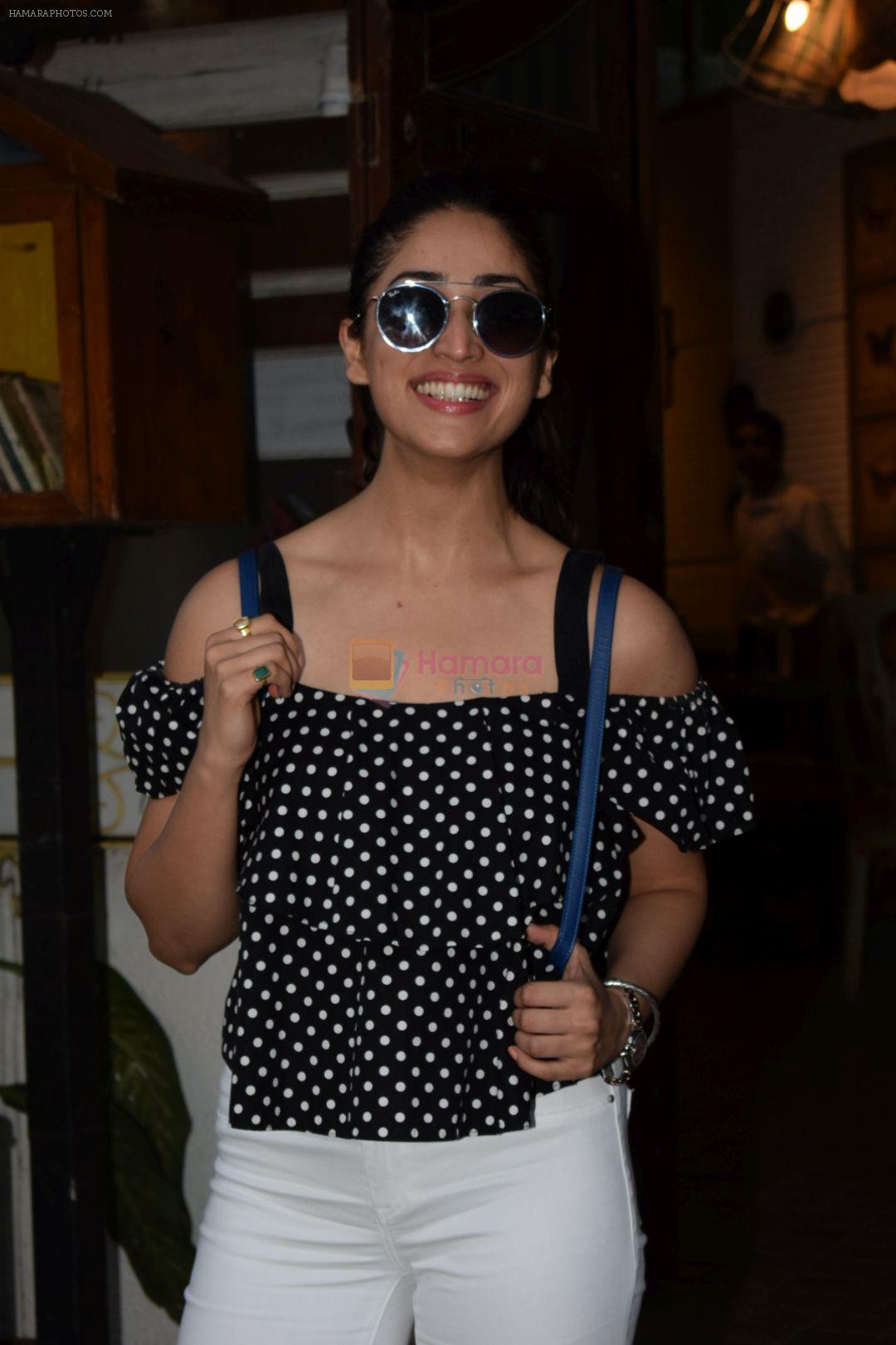 Yami Gautam spotted at a restaurant in juhu on 19th April 2018