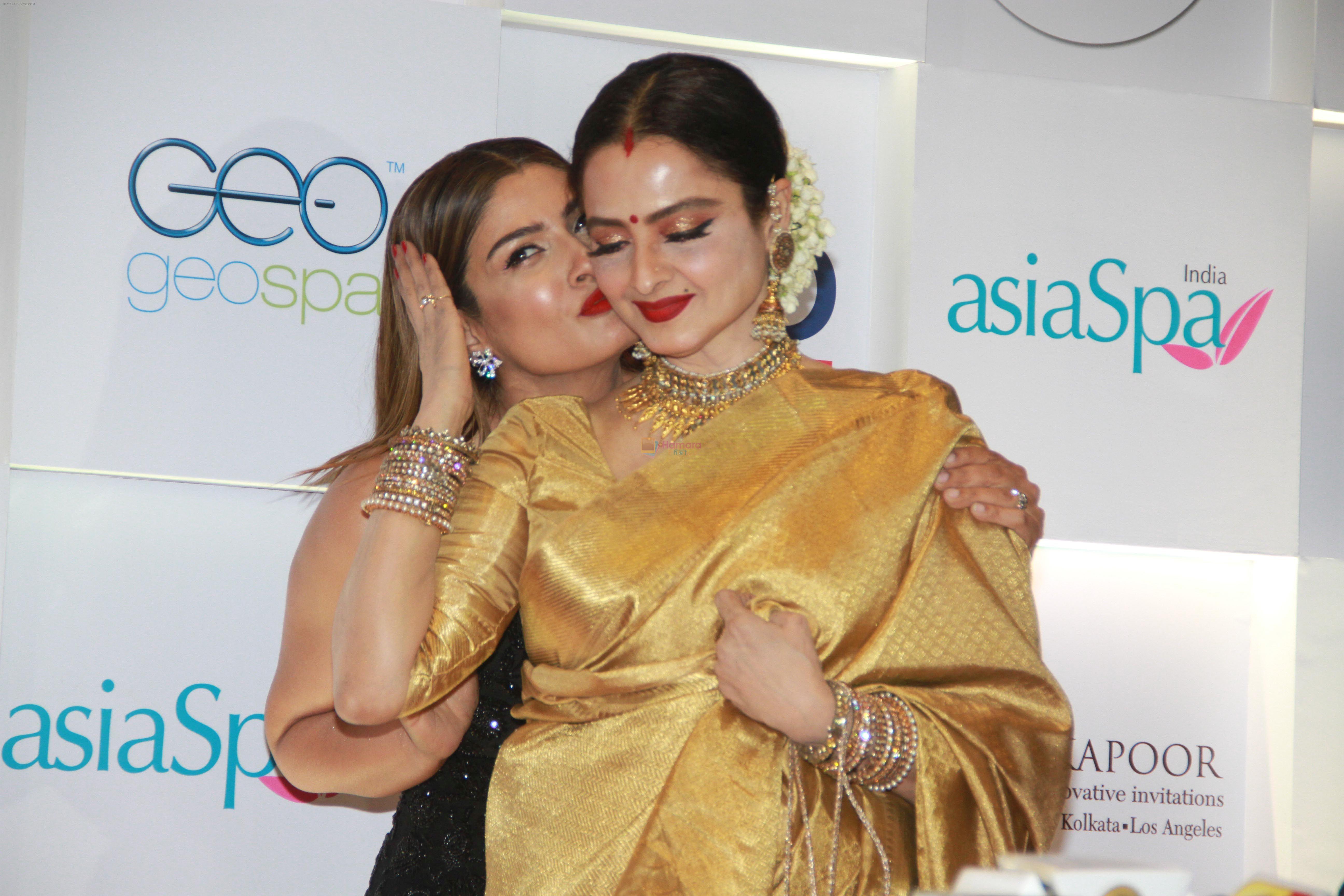 Rekha, Raveena Tandon at 11th Geospa Asiaspa India Awards 2018 on 24th April 2018