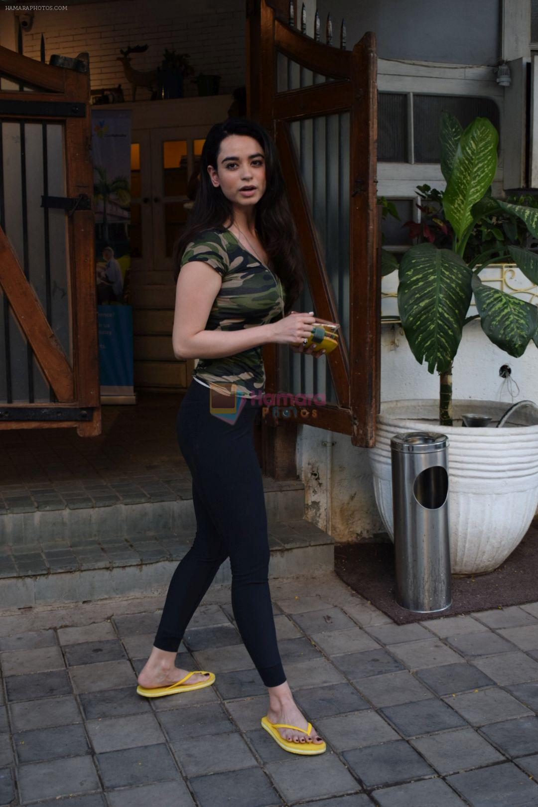 Saundarya Sharma spotted at a restaurant in juhu on 19th April 2018