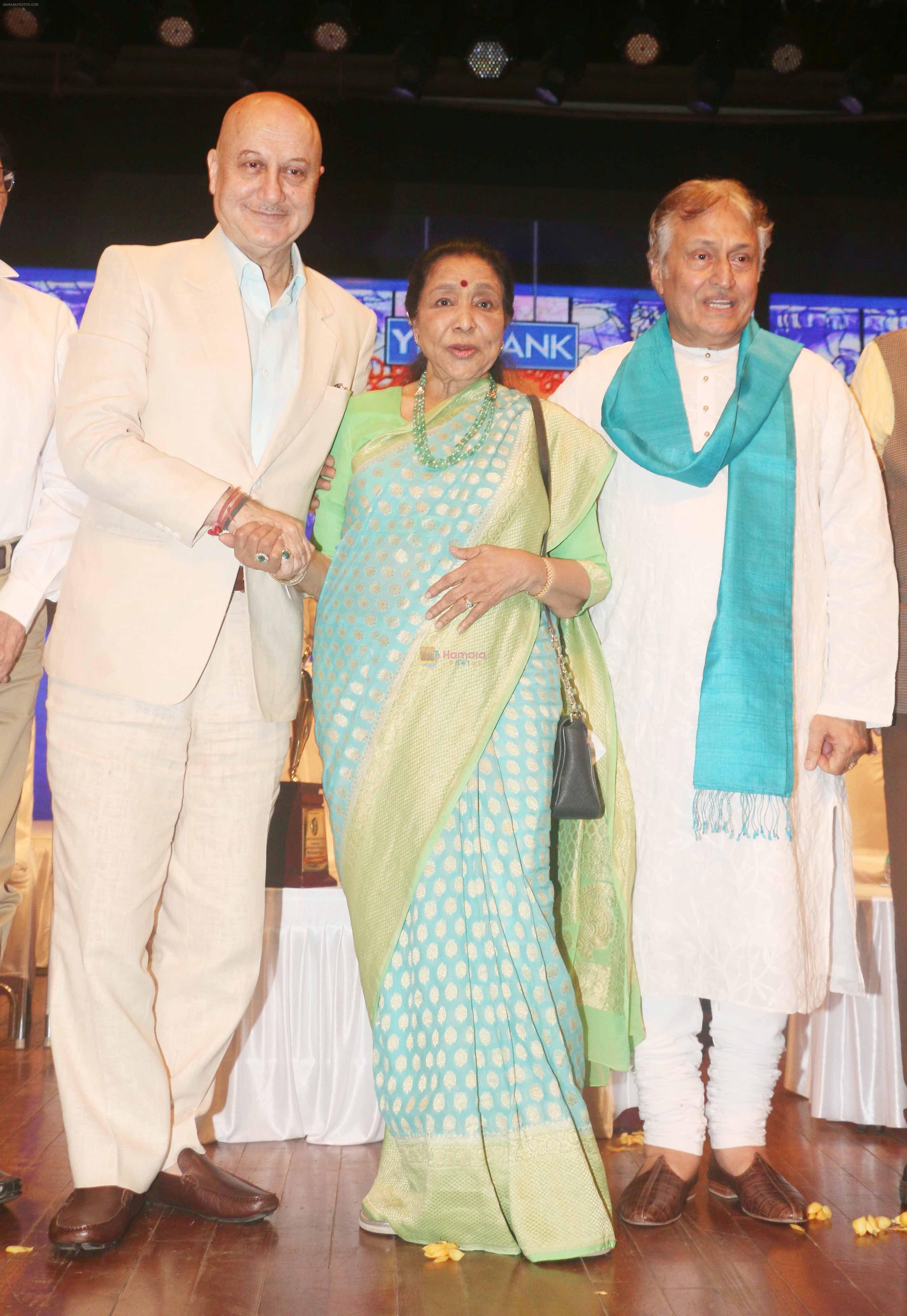 Anupam Kher, Amjad Ali Khan, Asha Bhosle at Deenanath Mangeshkar Smruti Pratishtan Awards 2018 on 25th April 2018