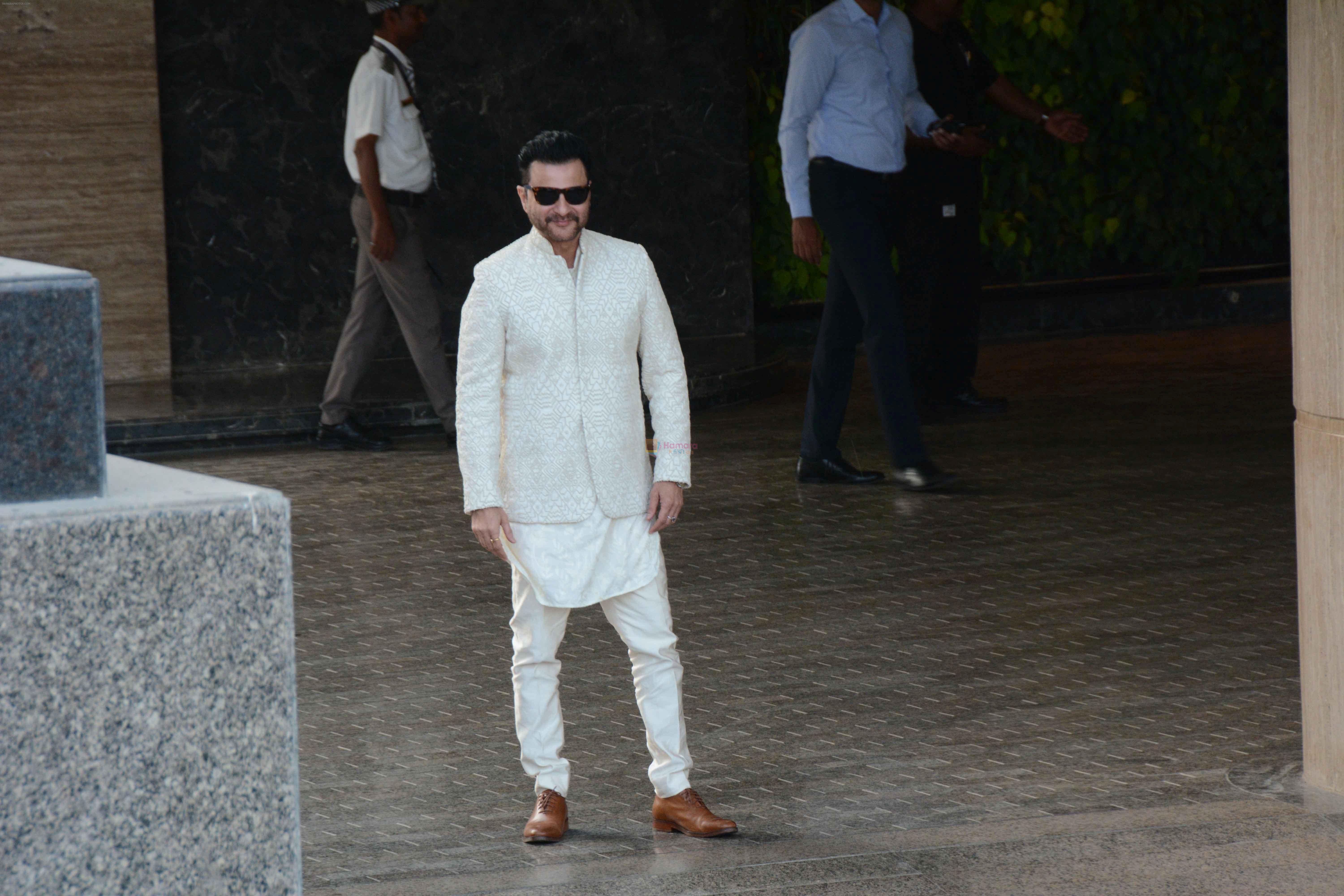 Sanjay Kapoor at Sonam Kapoor's Sangeet n Mehndi at bkc in mumbai on 7th May 2018