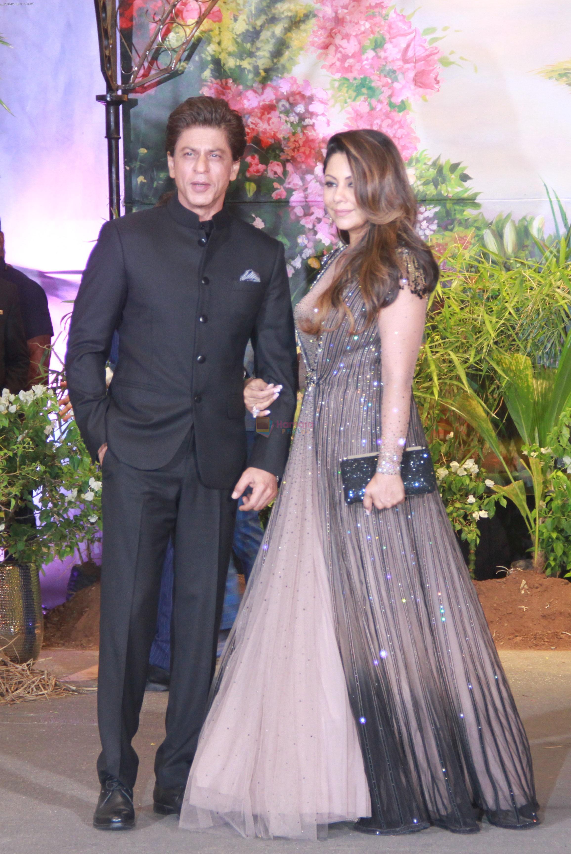 Shah Rukh Khan, Gauri Khan at Sonam Kapoor and Anand Ahuja's Wedding Reception on 8th May 2018