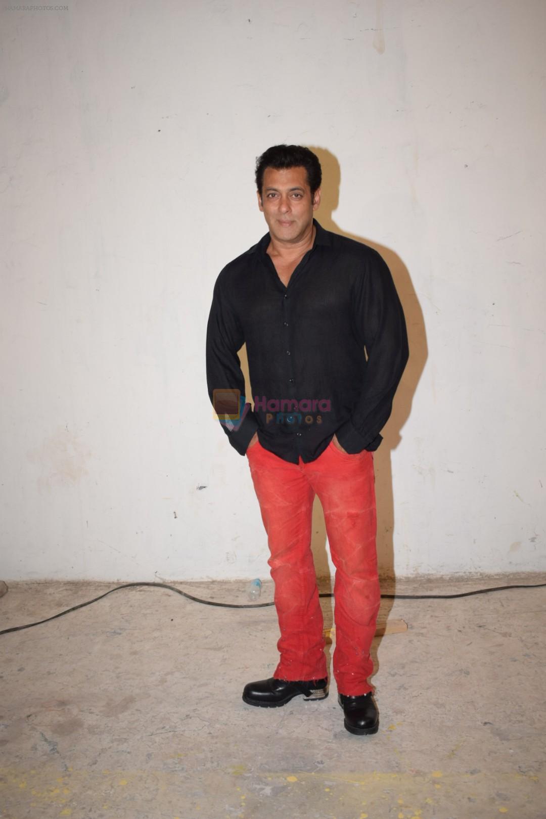Salman Khan at Veere Di Wedding media interactions at Sunny Sound juhu on 19th May 2018
