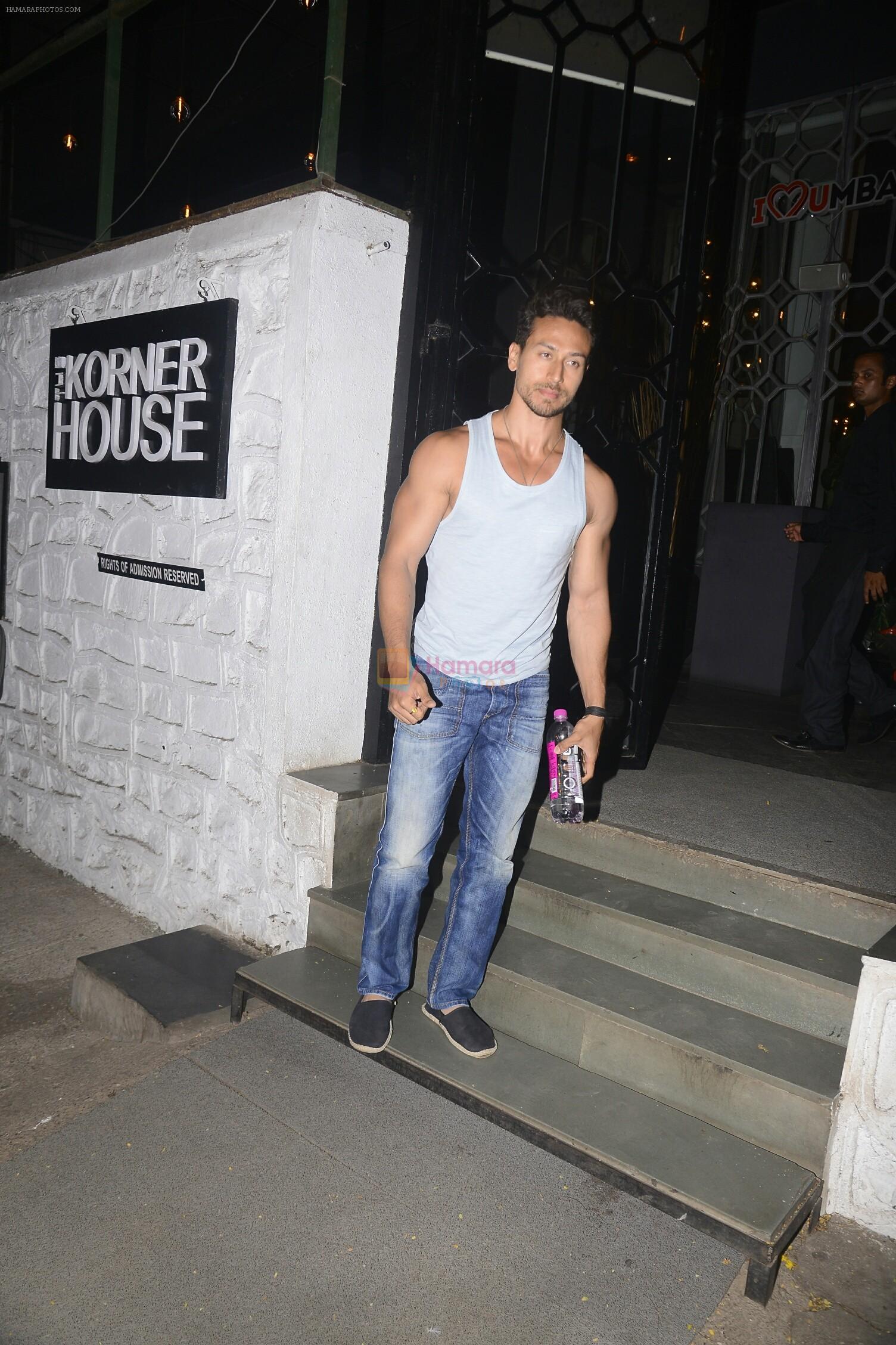 Tiger Shroff spotted at Korner house in bandra on 22nd May 2018