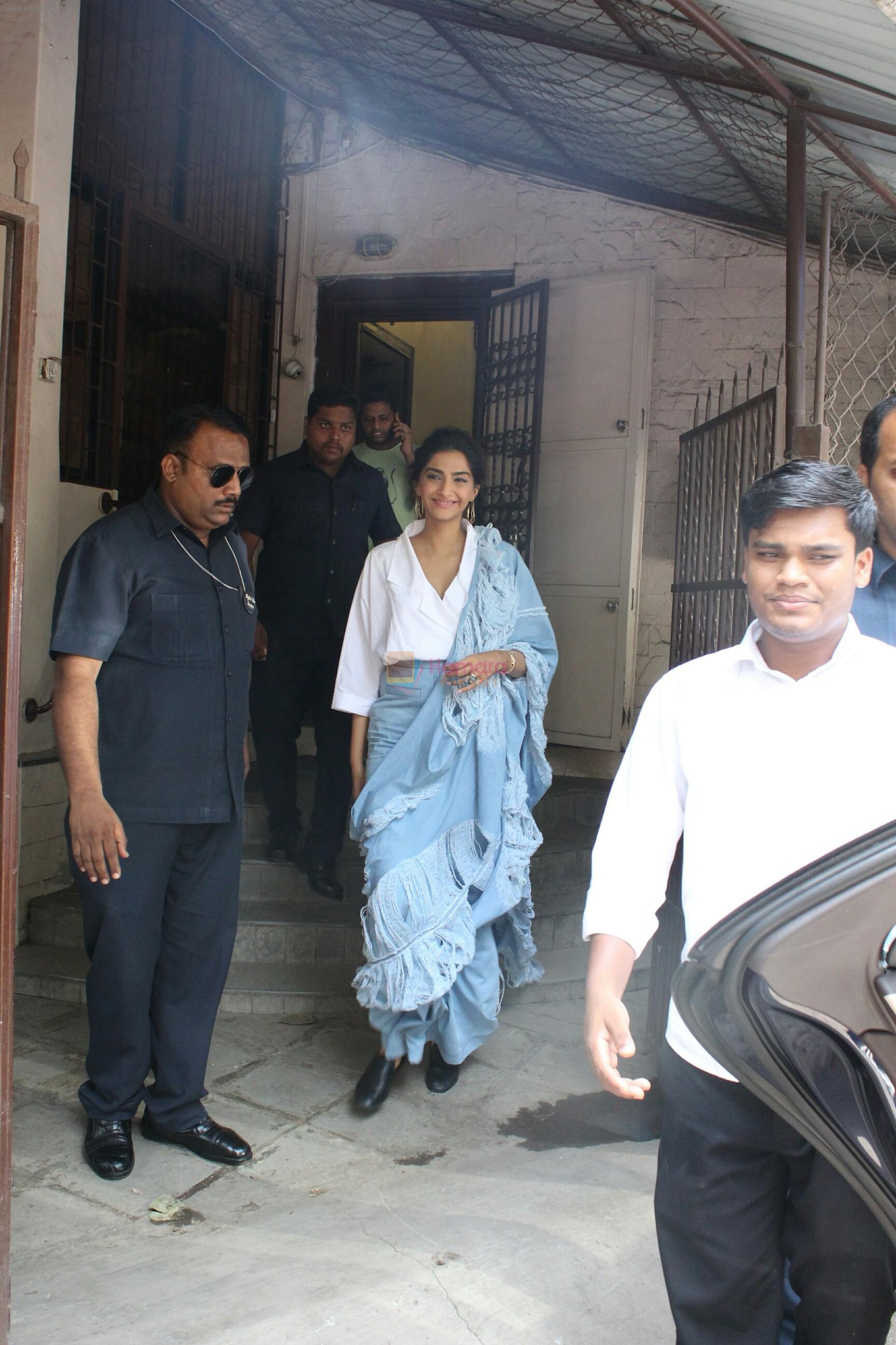 Sonam Kapoor with team of Veere Di Wedding spotted at dubbing studio in bandra on 24th May 2018