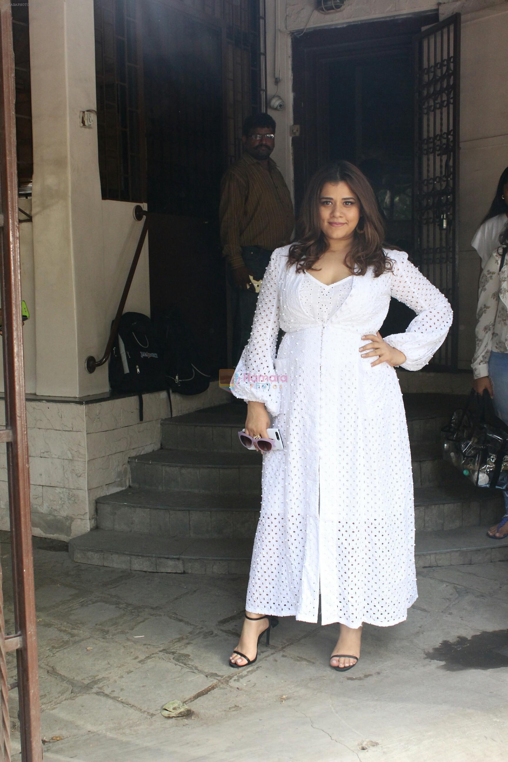 Shikha Talsania with team of Veere Di Wedding spotted at dubbing studio in bandra on 24th May 2018