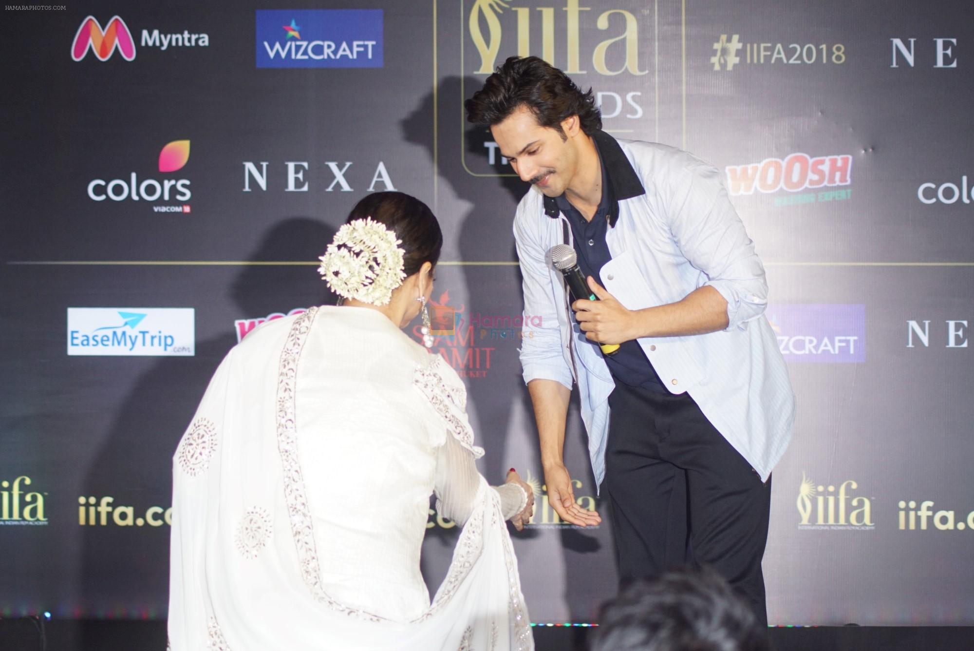 Rekha, Varun Dhawan at IIFA press conference in jw marriott juhu on 12th June 2018