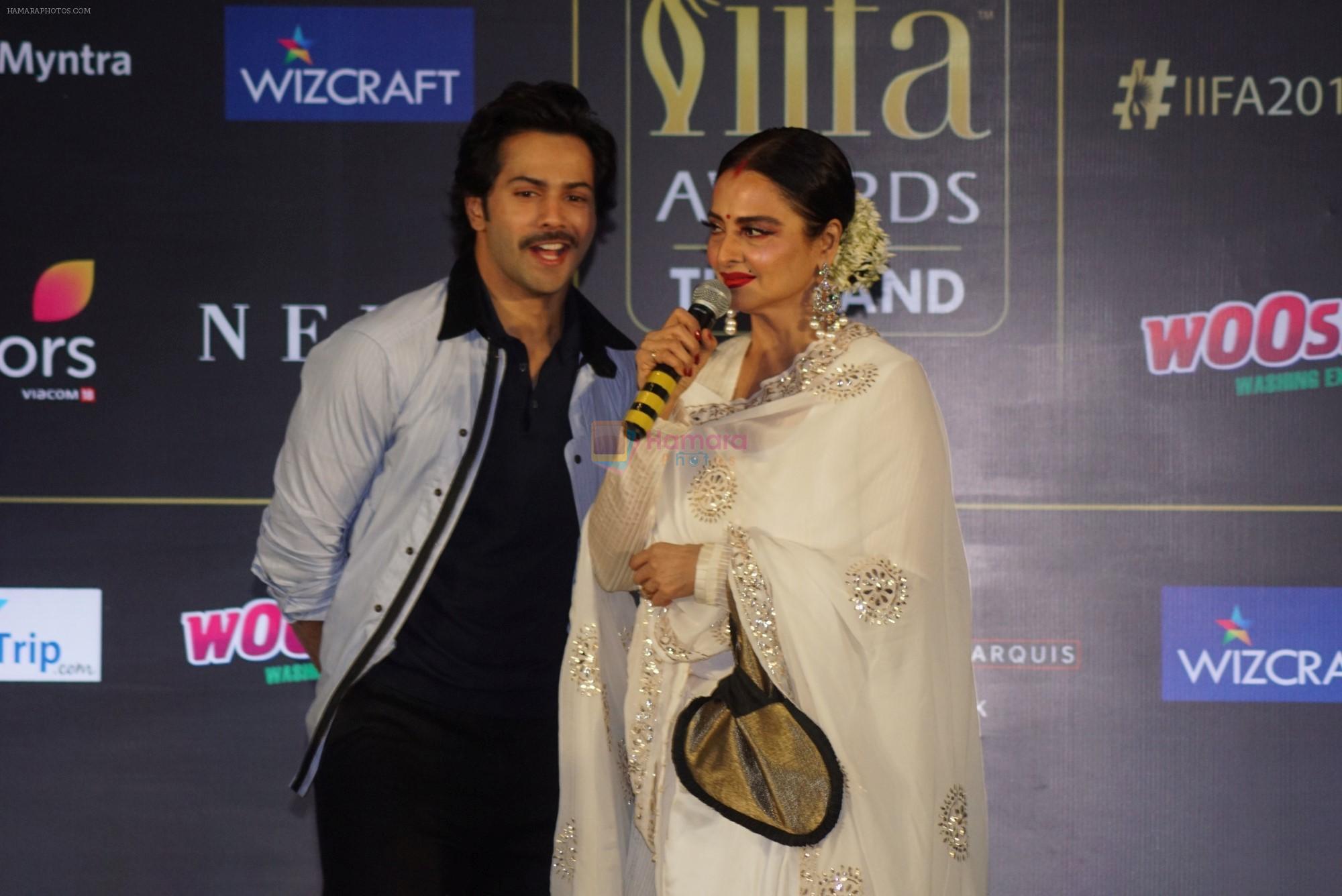 Rekha, Varun Dhawan at IIFA press conference in jw marriott juhu on 12th June 2018