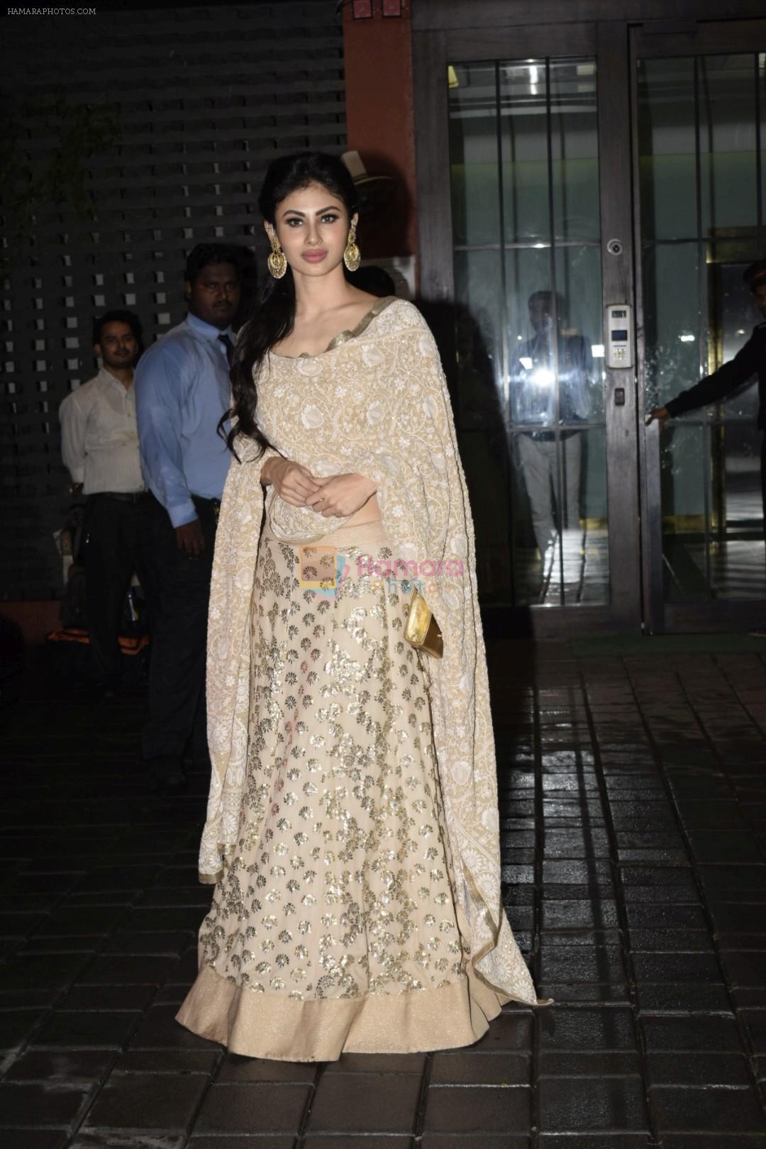 Mouni Roy at Arpita Khan's Eid party at her residence in bandra on 16th June 2018