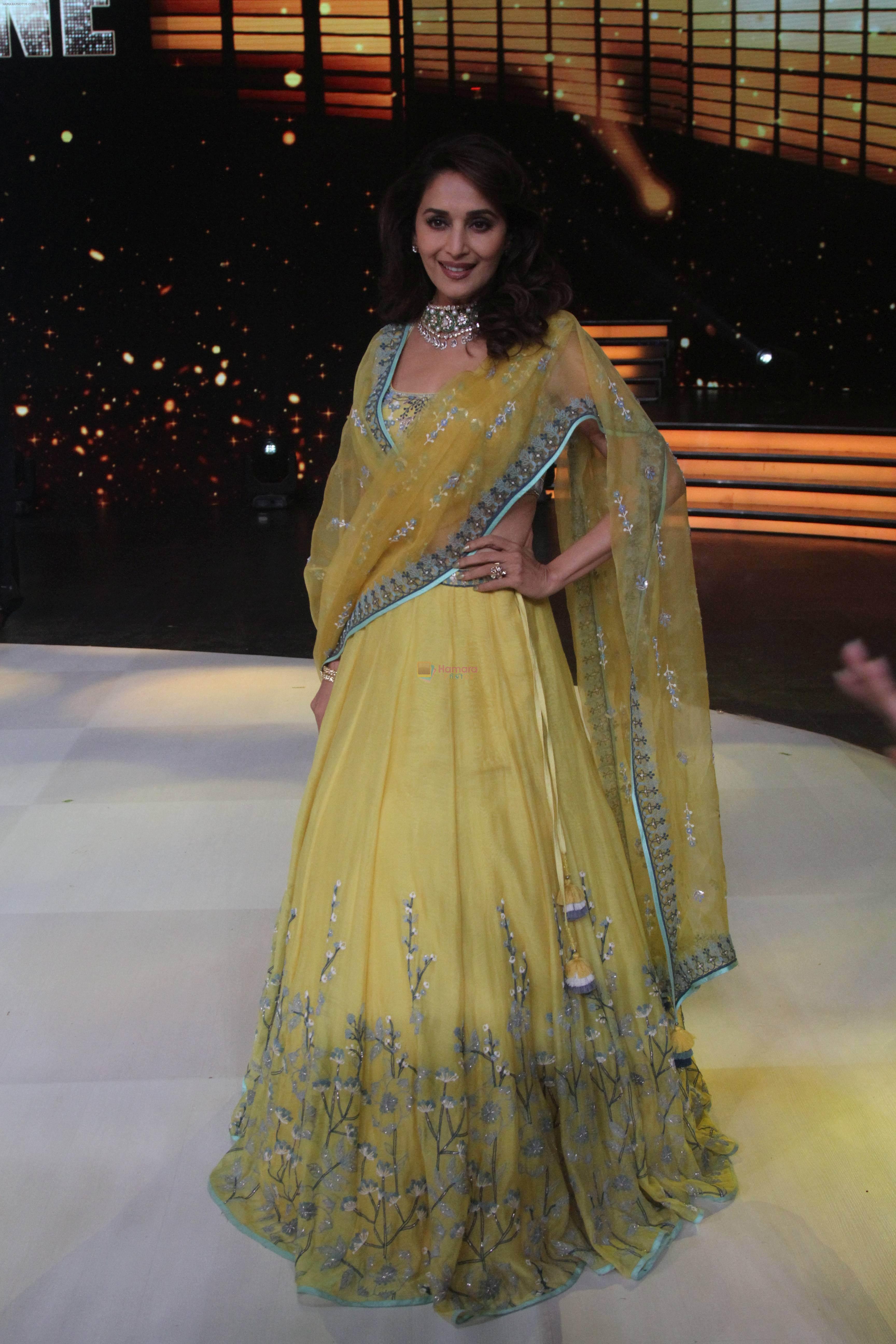 Madhuri Dixit on the sets of Color's Dance Deewane in Filmcity, Goregaon , Mumbai on 25th June 2018