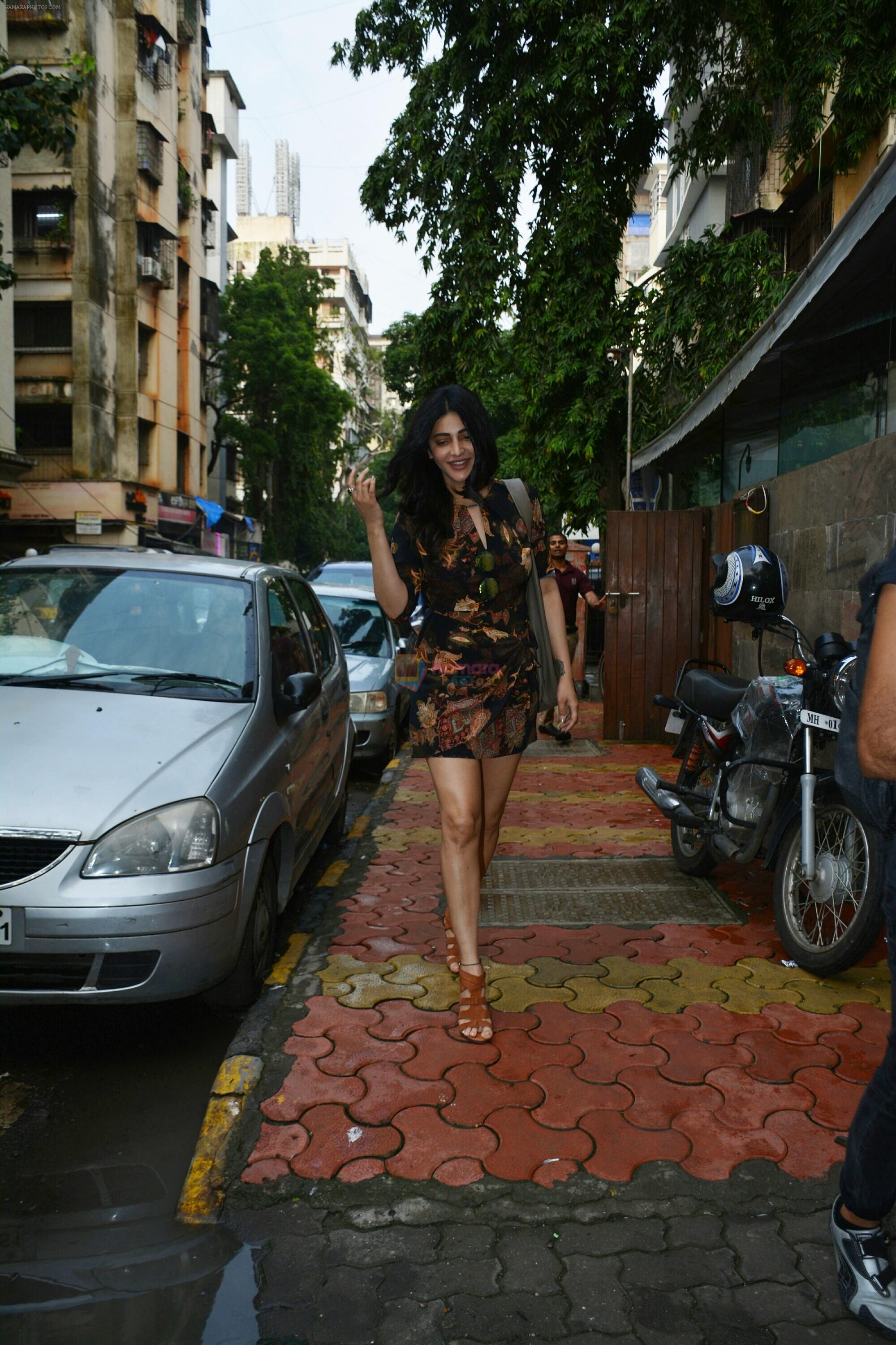 Shruti Haasan Spotted at Bandra on 7th July 2018