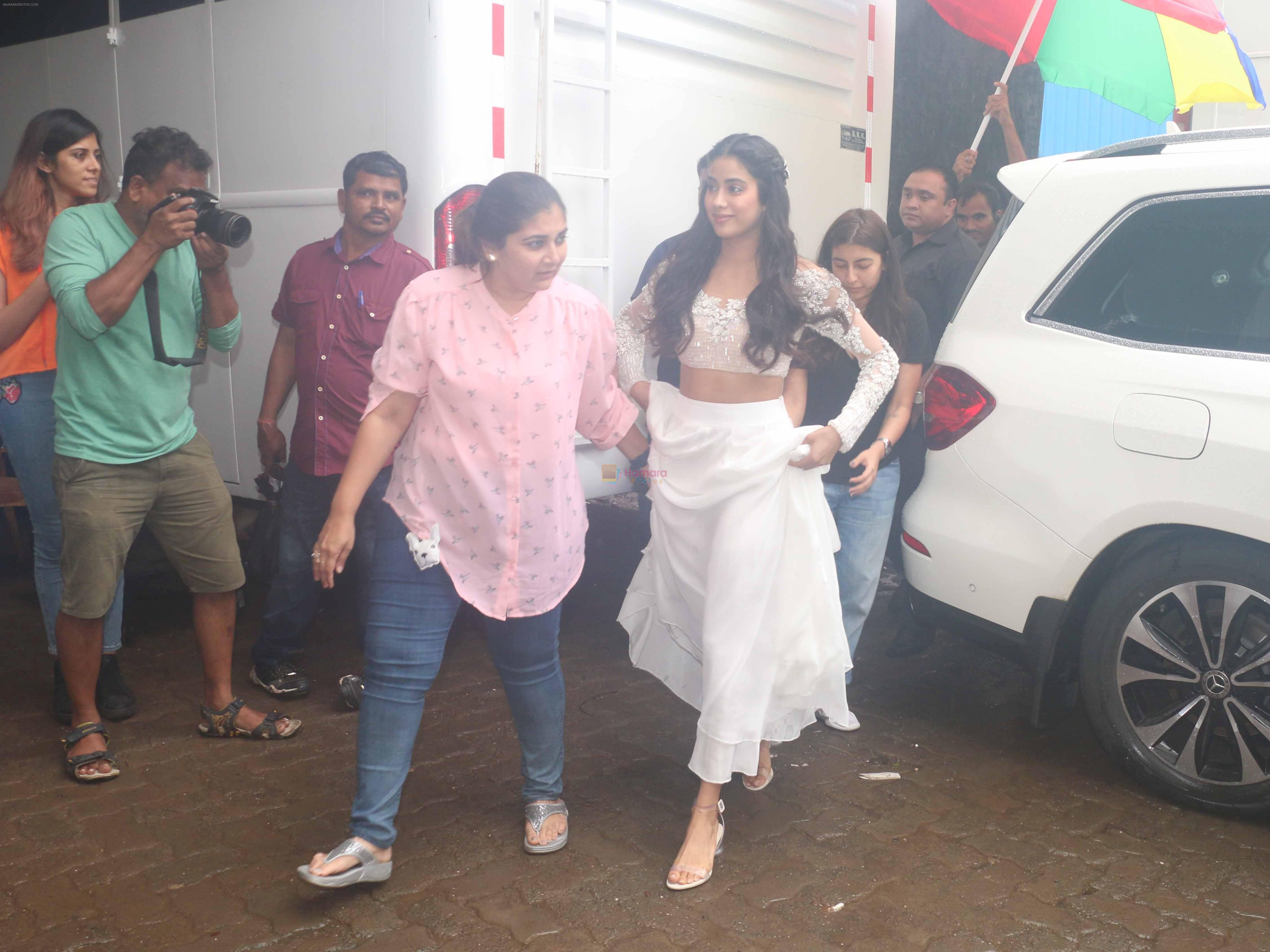 Janhvi Kapoor on the sets of colors Dance Deewane in filmcity on 10th July 2018