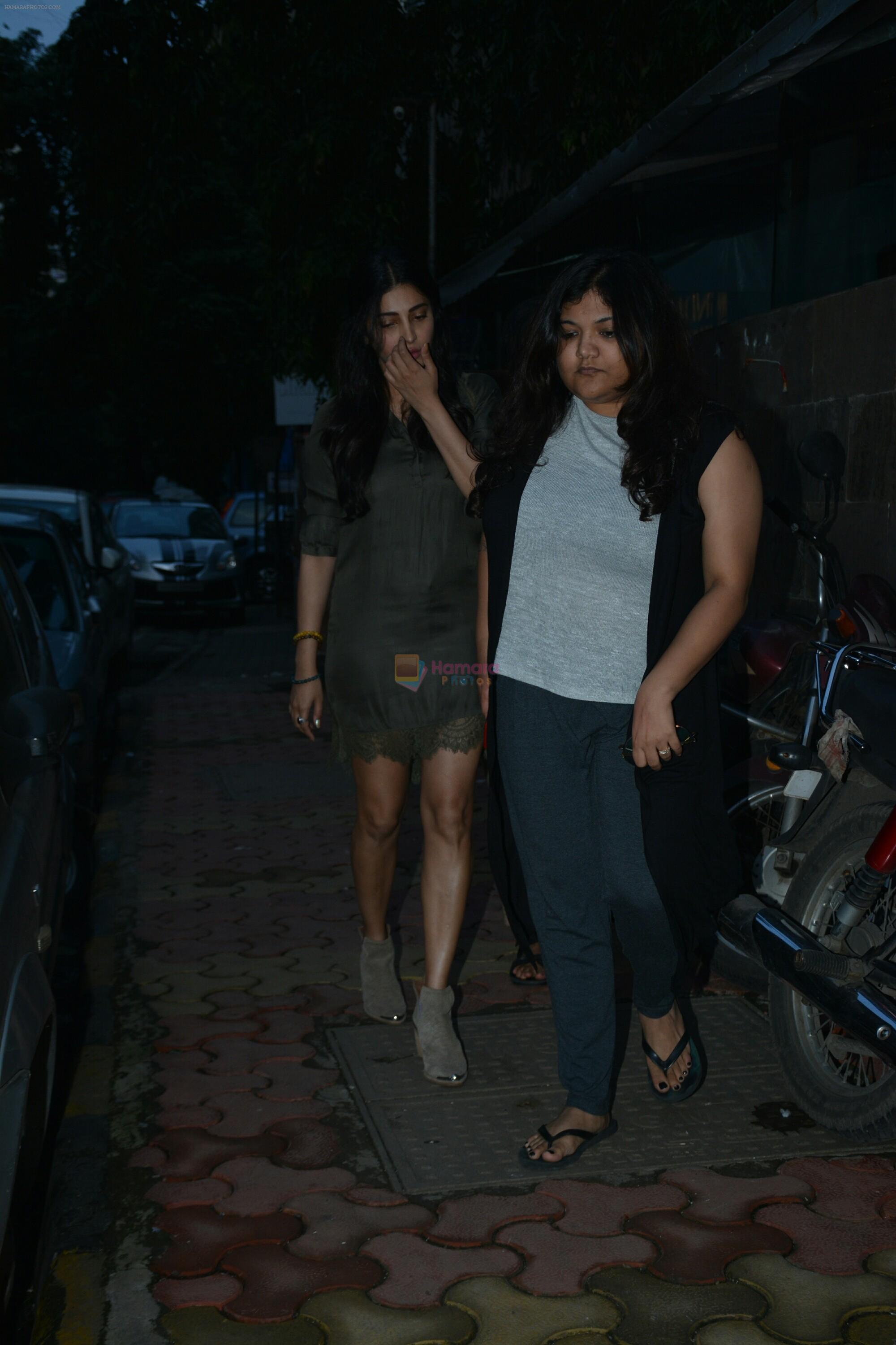 Shruti Haasan spotted at Indigo, bandra on 19th July 2018